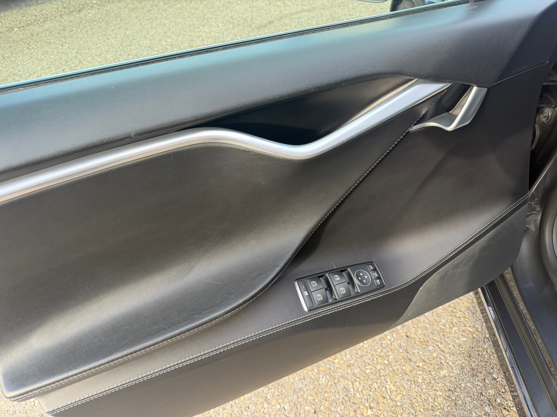 TESLA Model S 90 D Performance-image-5