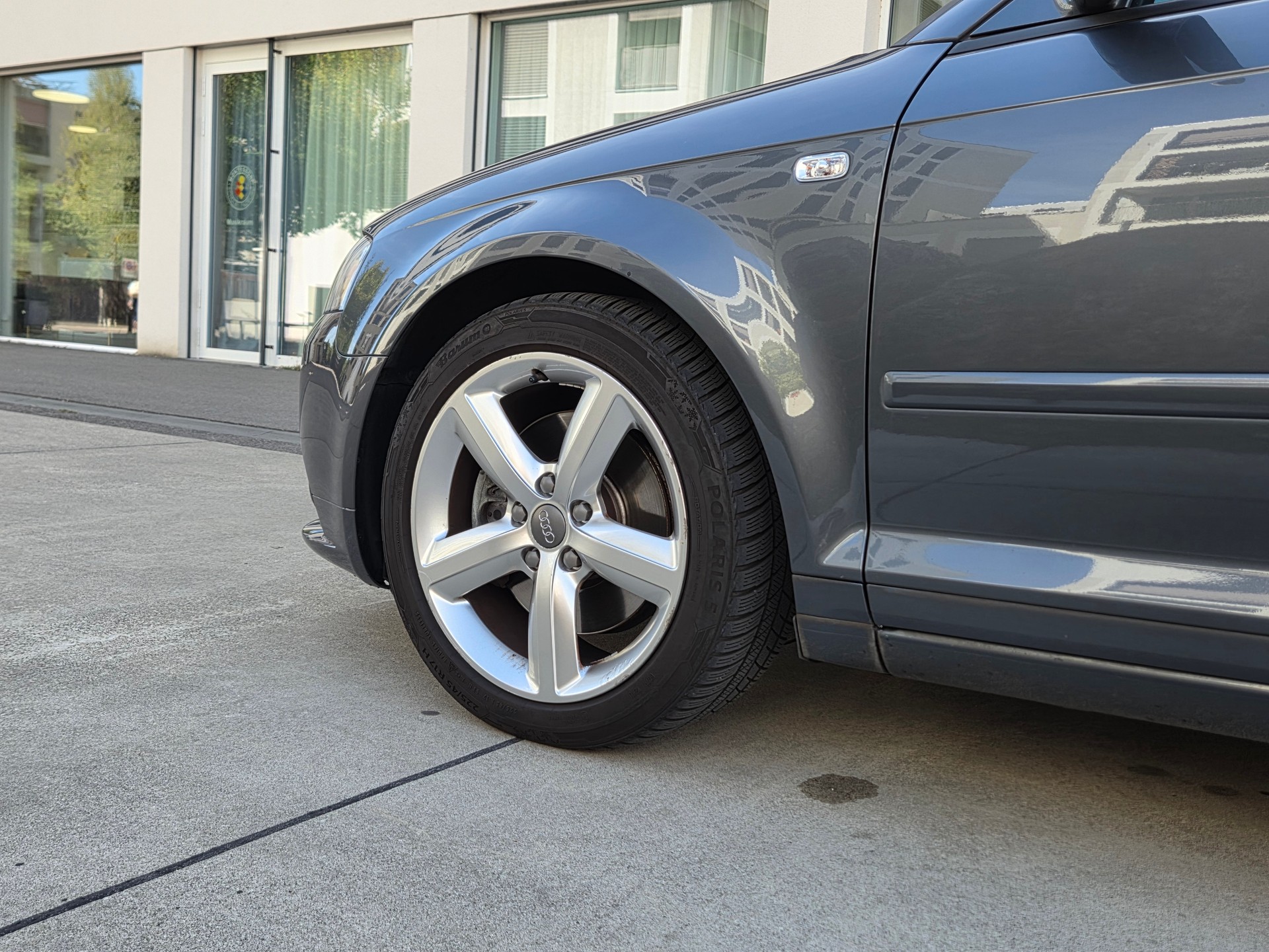 AUDI A3 Sportback 2.0 Turbo FSI Ambition-image-6