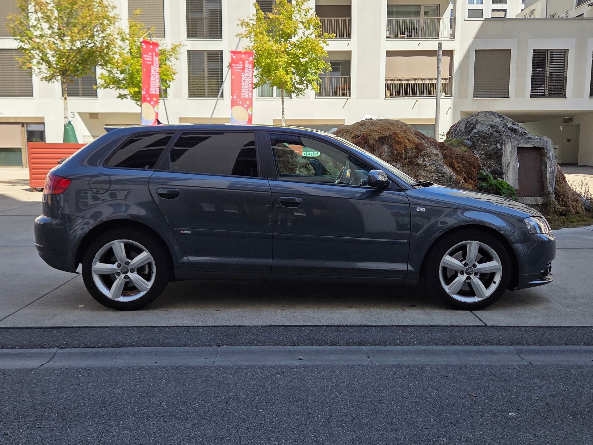 AUDI A3 Sportback 2.0 Turbo FSI Ambition-image-2