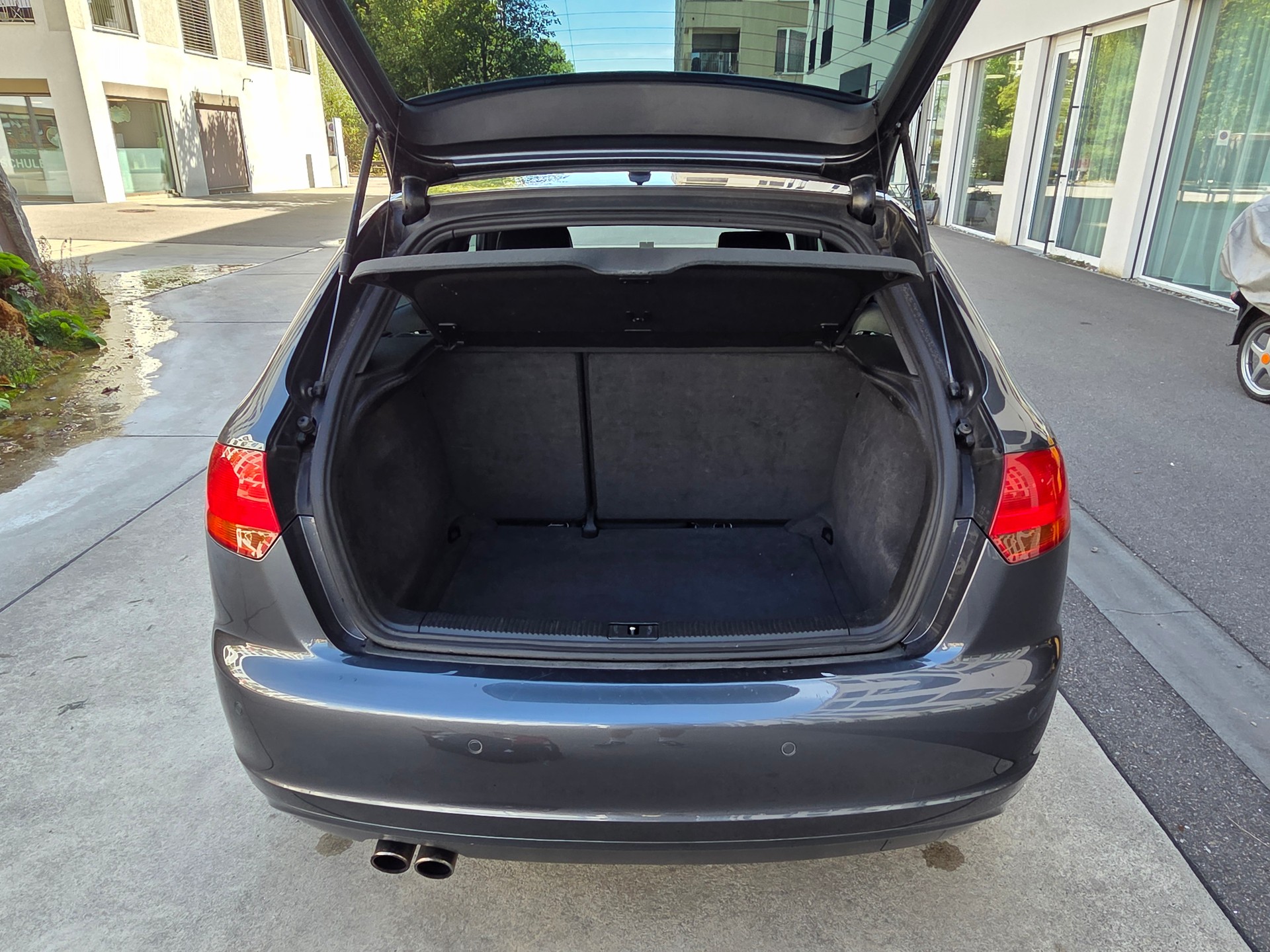 AUDI A3 Sportback 2.0 Turbo FSI Ambition-image-15