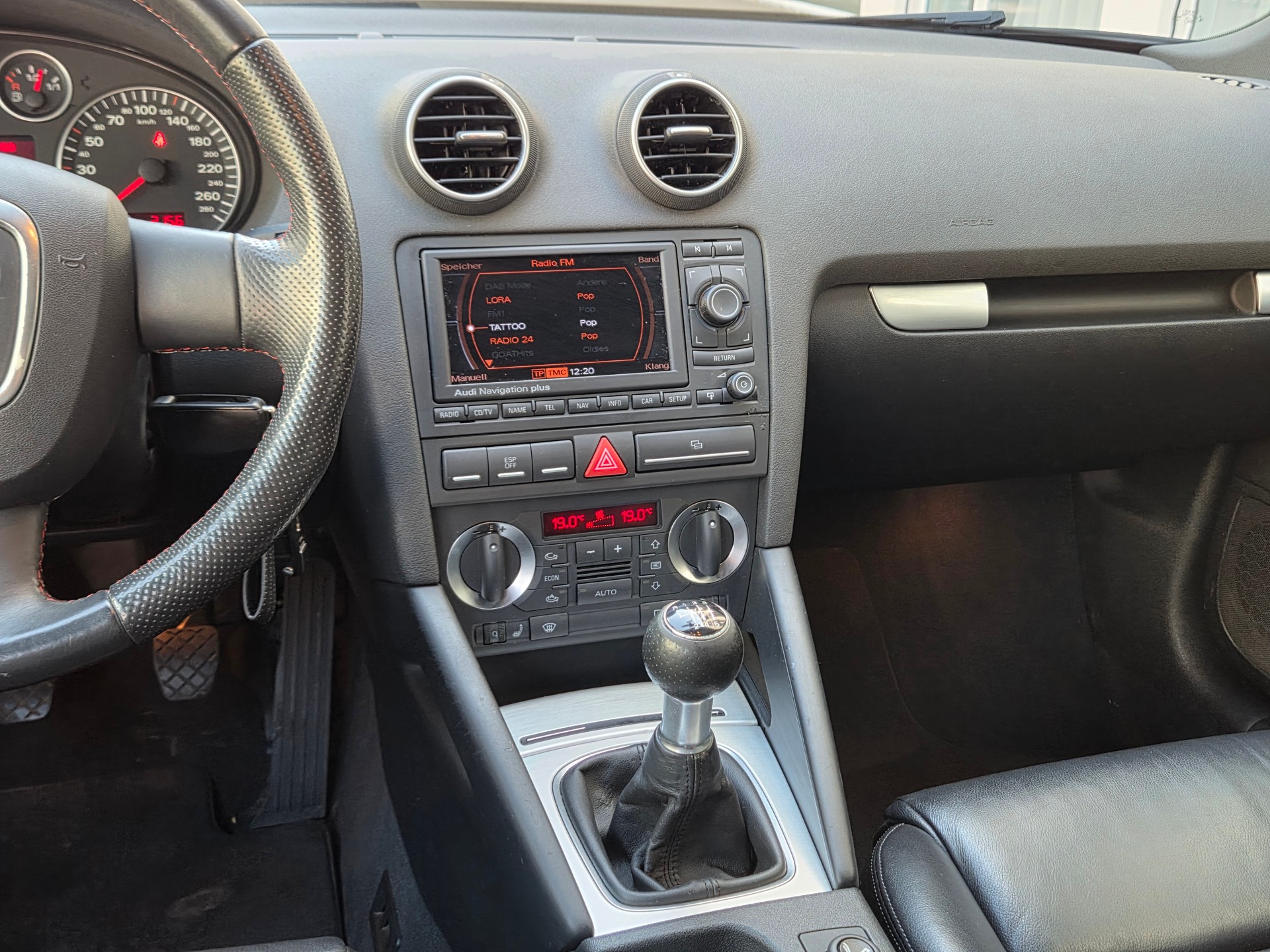 AUDI A3 Sportback 2.0 Turbo FSI Ambition-image-10