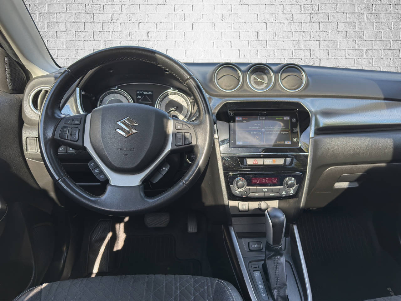 SUZUKI Vitara 1.4 T Compact Top Hybrid 4x4-image-10
