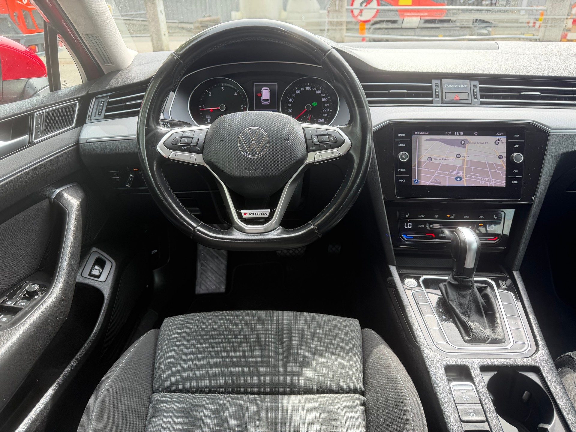 VW Passat 2.0 TDI BMT Business 4Motion DSG * Gr. Navi * LED * Klima-auto * PDC V&H * RF-Kamera * Tempomat * Ab MFK-image-3