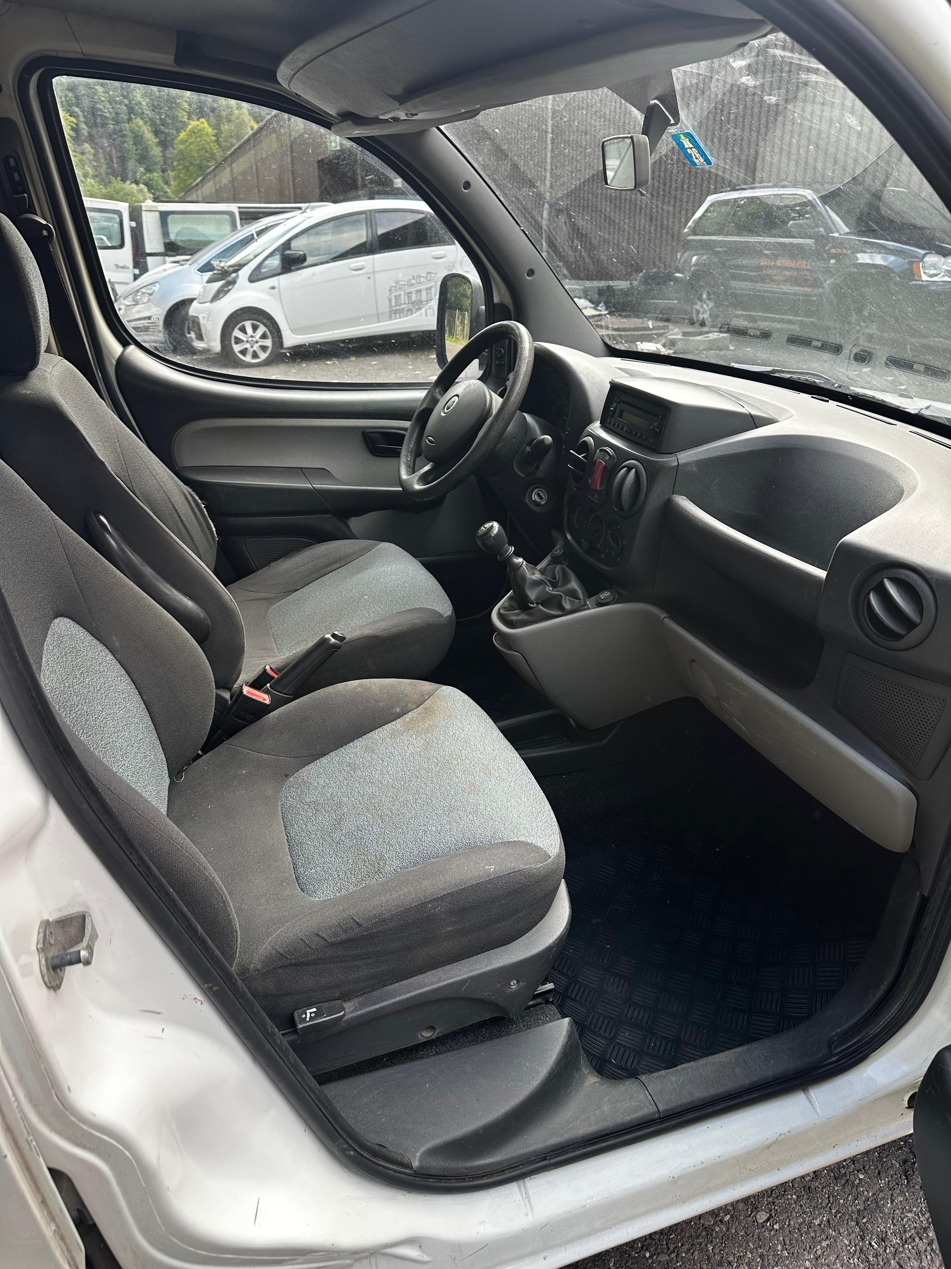 FIAT Doblò 1.6 Narural Power Cargo Swiss-image-4