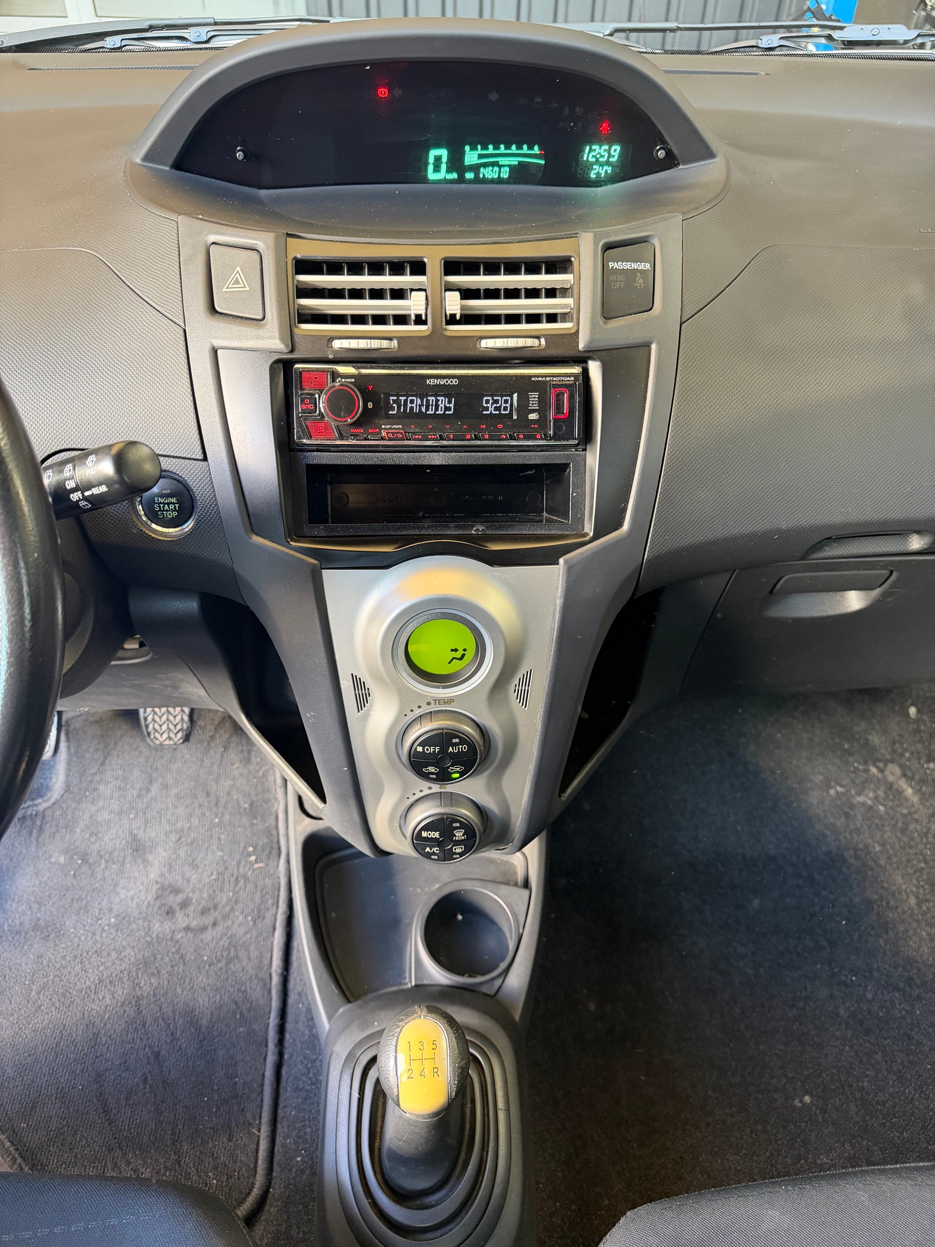 TOYOTA Yaris 1.3 Linea Luna-image-5