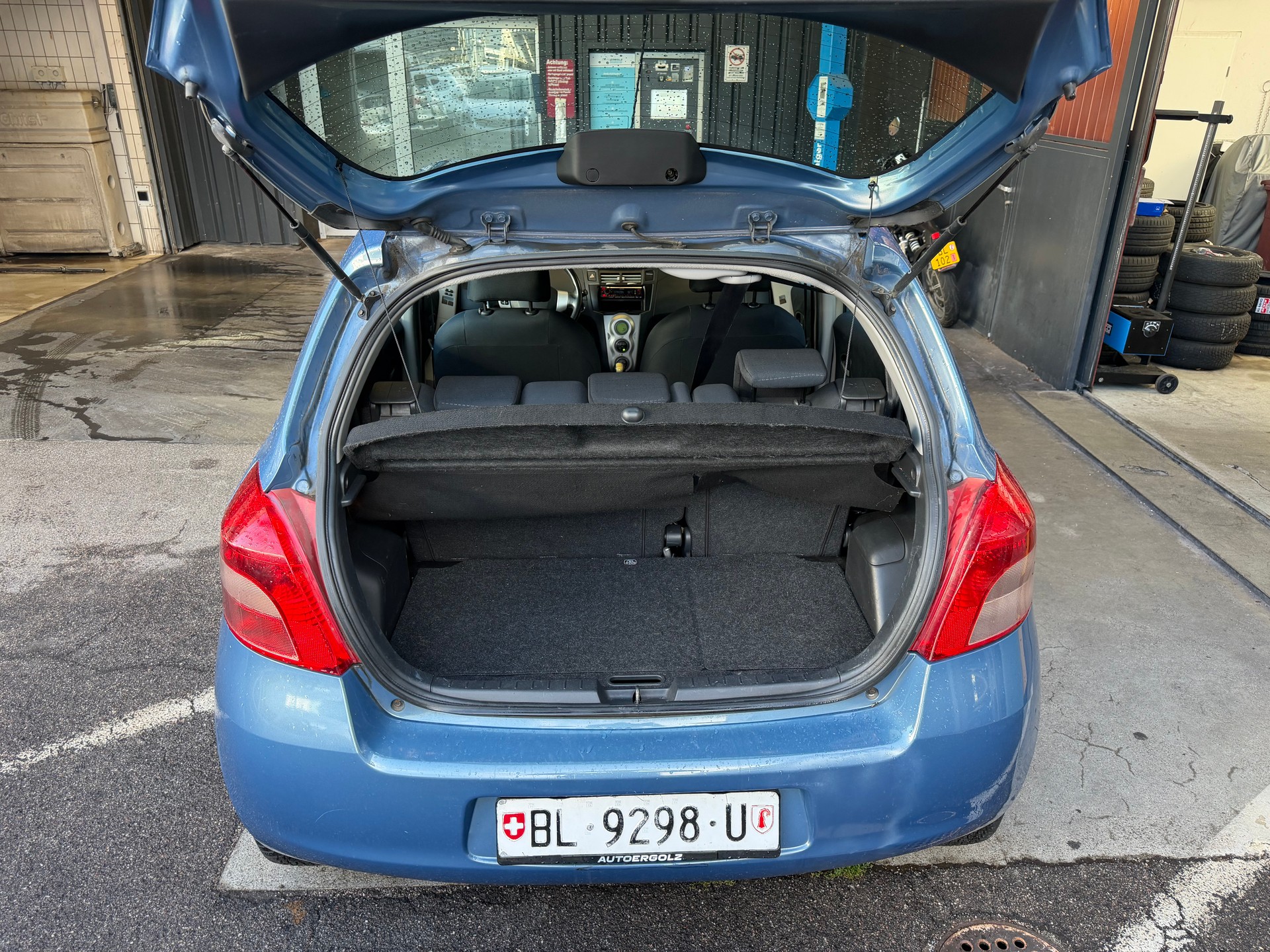 TOYOTA Yaris 1.3 Linea Luna-image-9