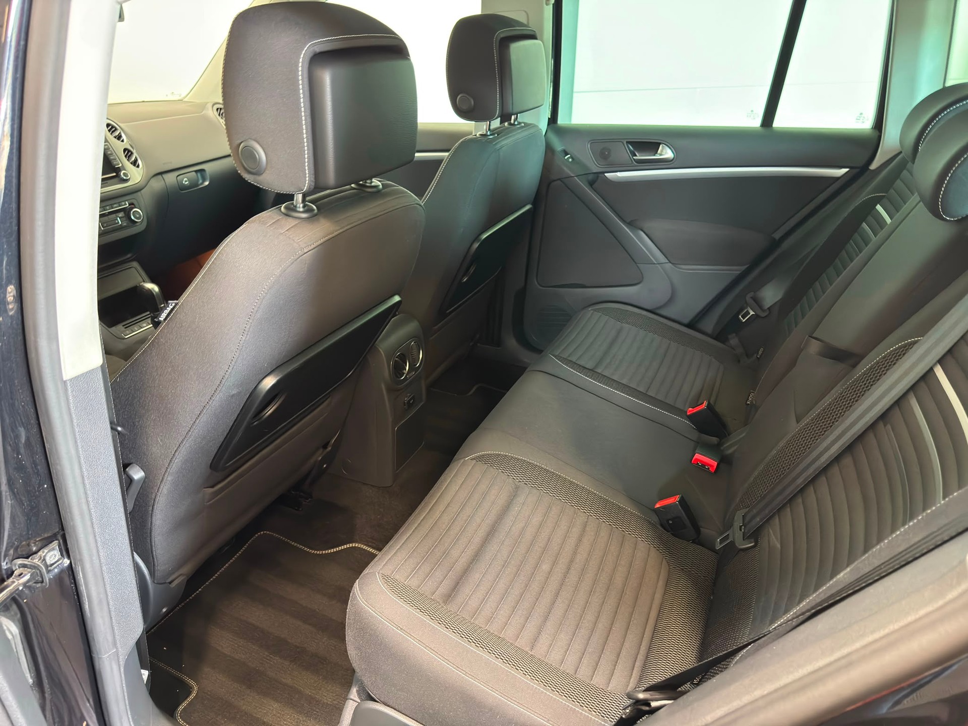 VW Tiguan 2.0 TDI BMT Cup R-Line DSG-image-14