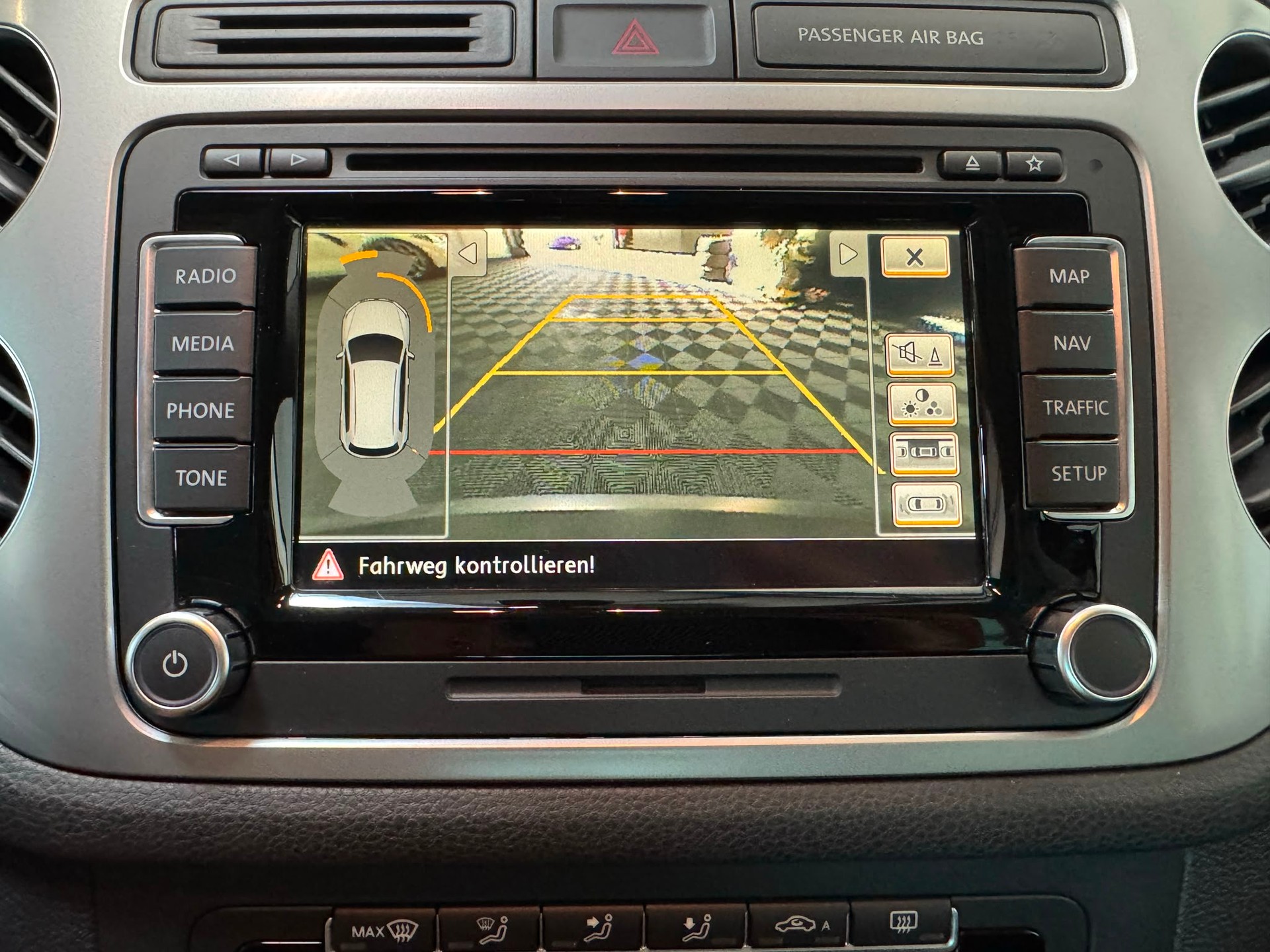 VW Tiguan 2.0 TDI BMT Cup R-Line DSG-image-9