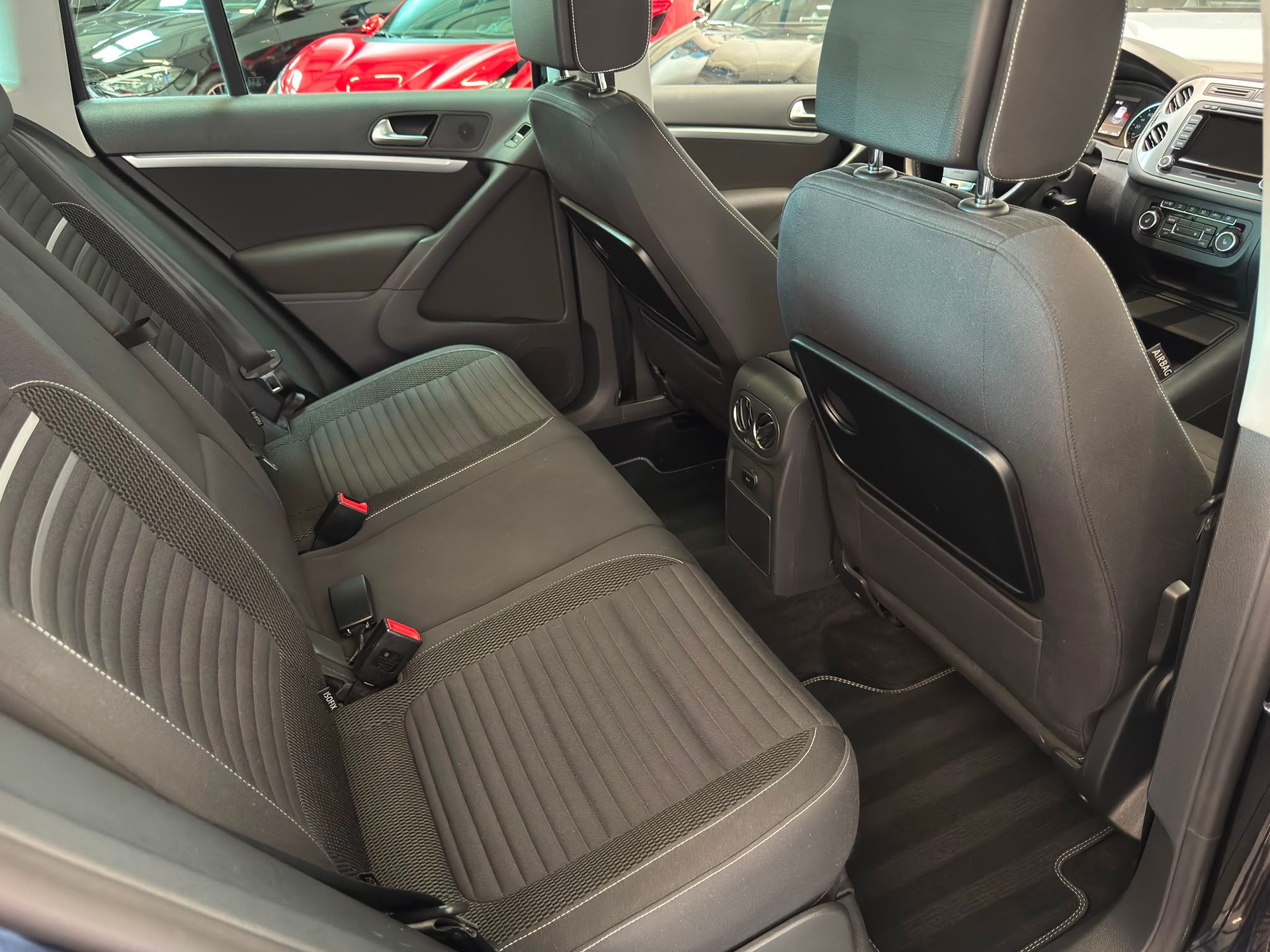 VW Tiguan 2.0 TDI BMT Cup R-Line DSG-image-8