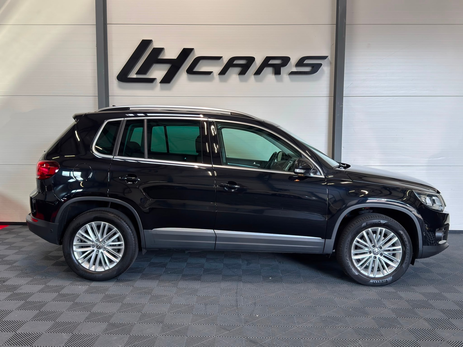 VW Tiguan 2.0 TDI BMT Cup R-Line DSG-image-4