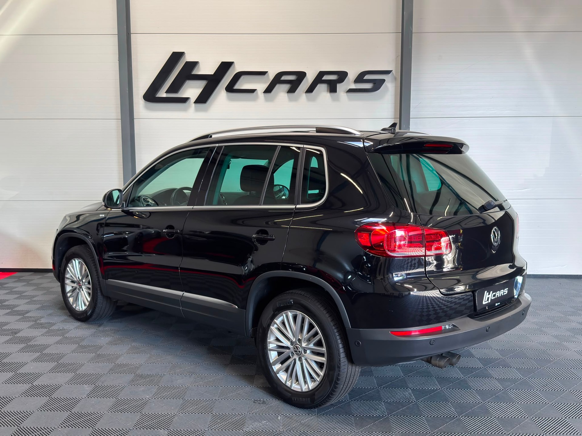 VW Tiguan 2.0 TDI BMT Cup R-Line DSG-image-2