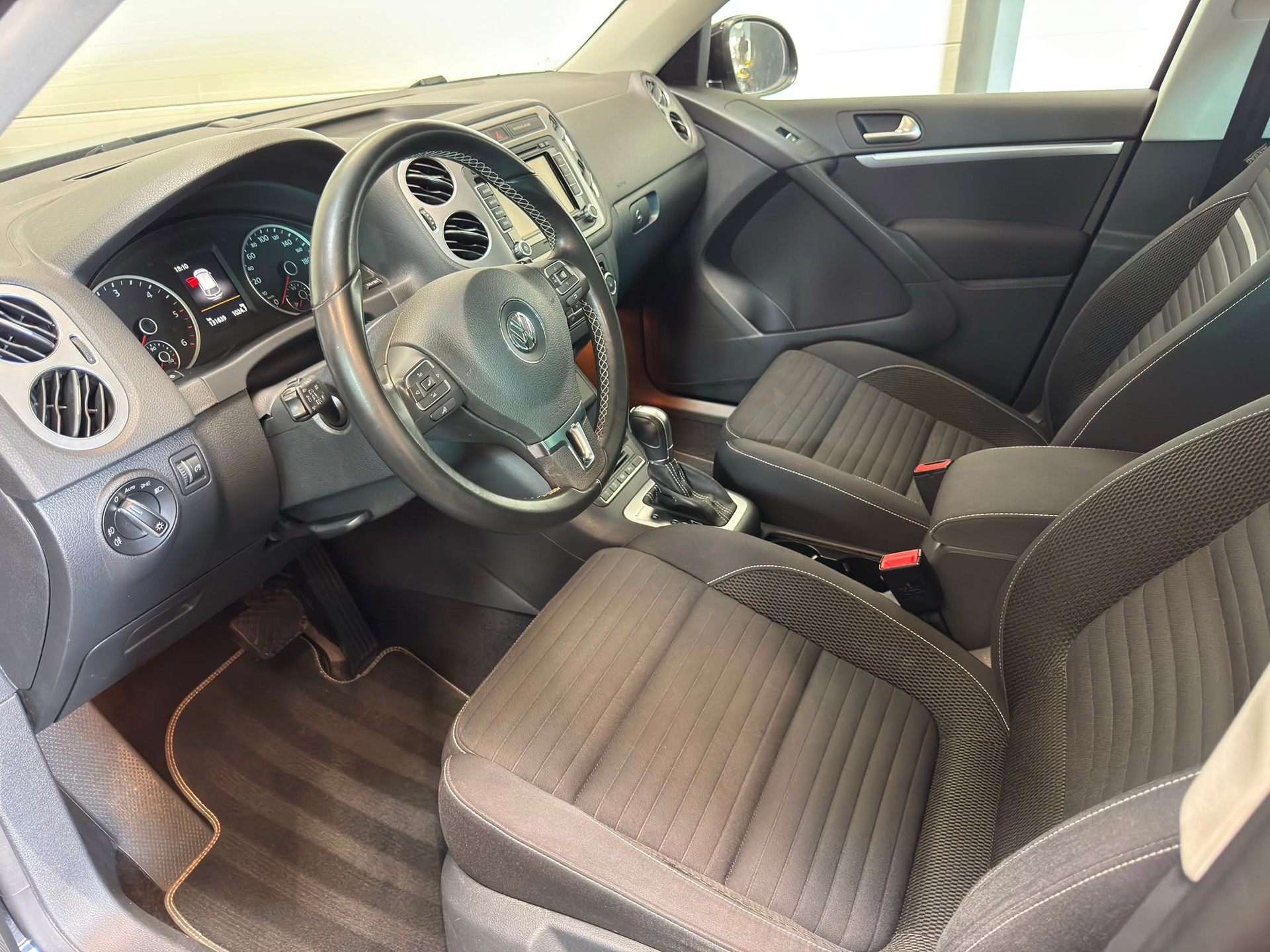 VW Tiguan 2.0 TDI BMT Cup R-Line DSG-image-13