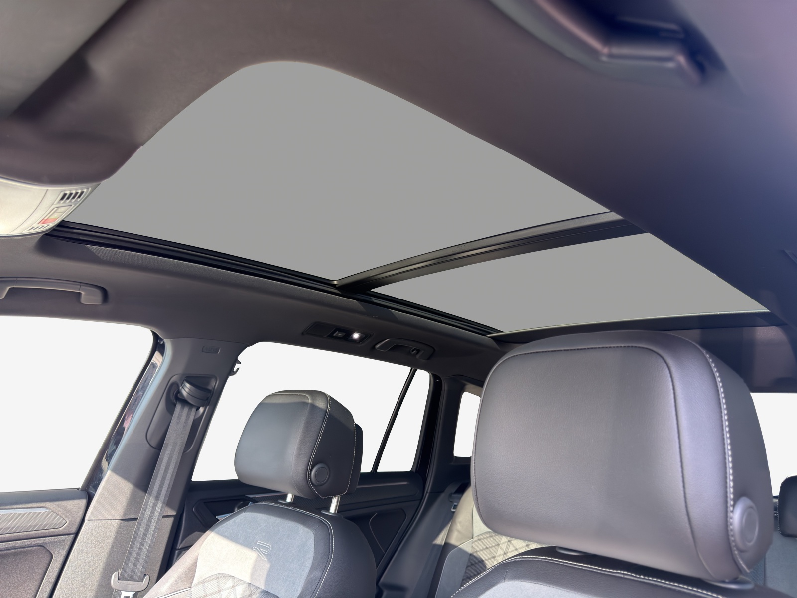 VW Tiguan 2.0TSI R-Line 4Motion DSG-image-14