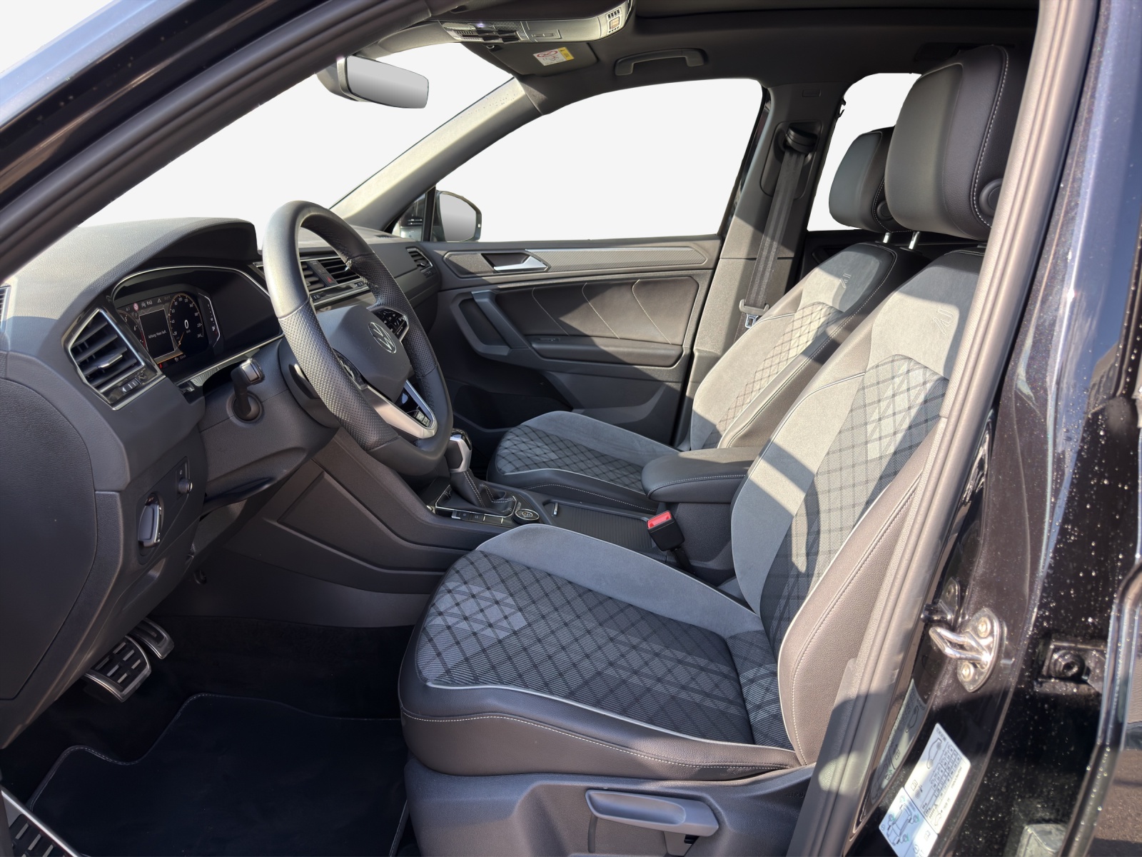 VW Tiguan 2.0TSI R-Line 4Motion DSG-image-7