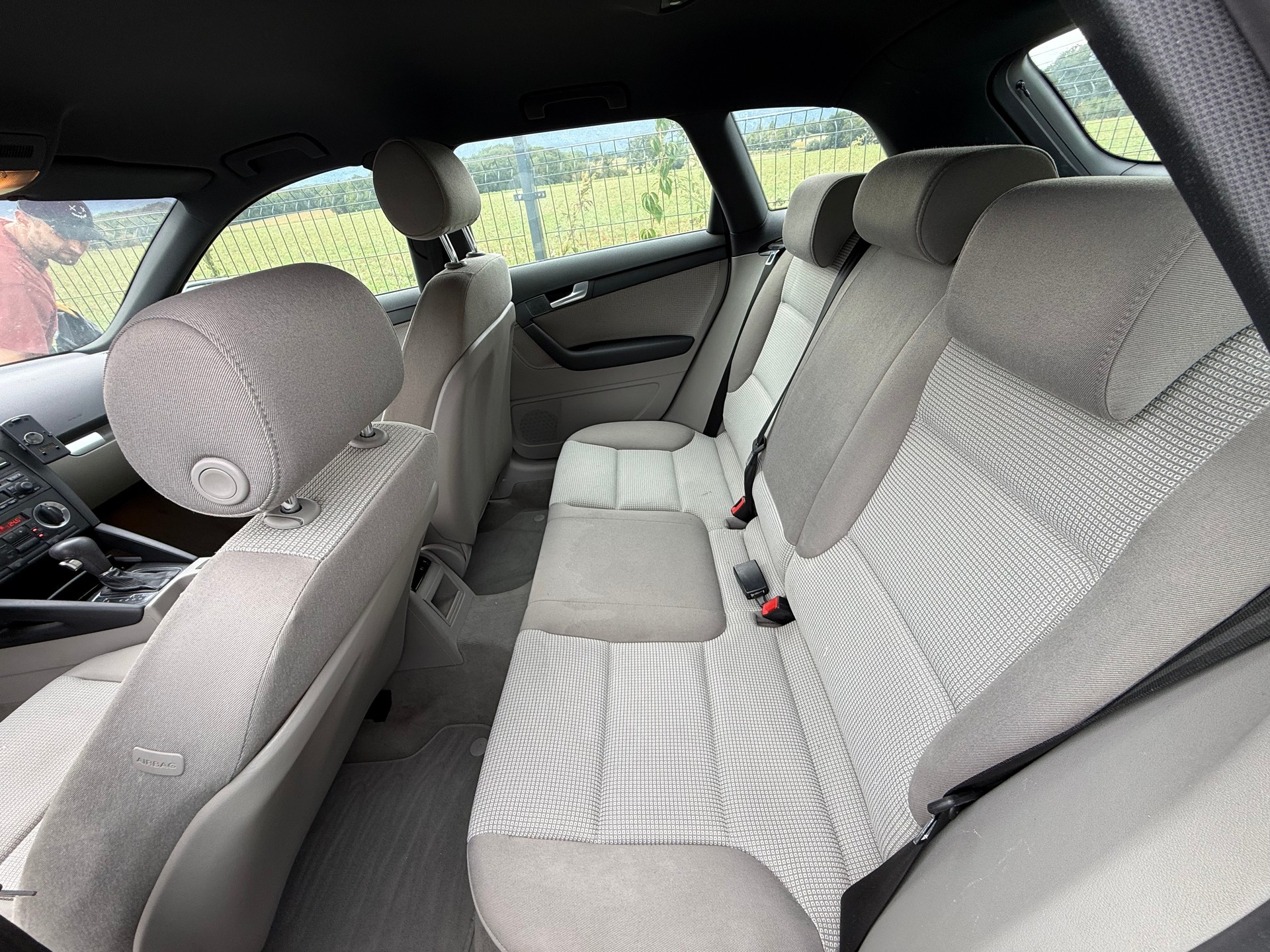 AUDI A3 Sportback 2.0 FSI Ambition-image-9
