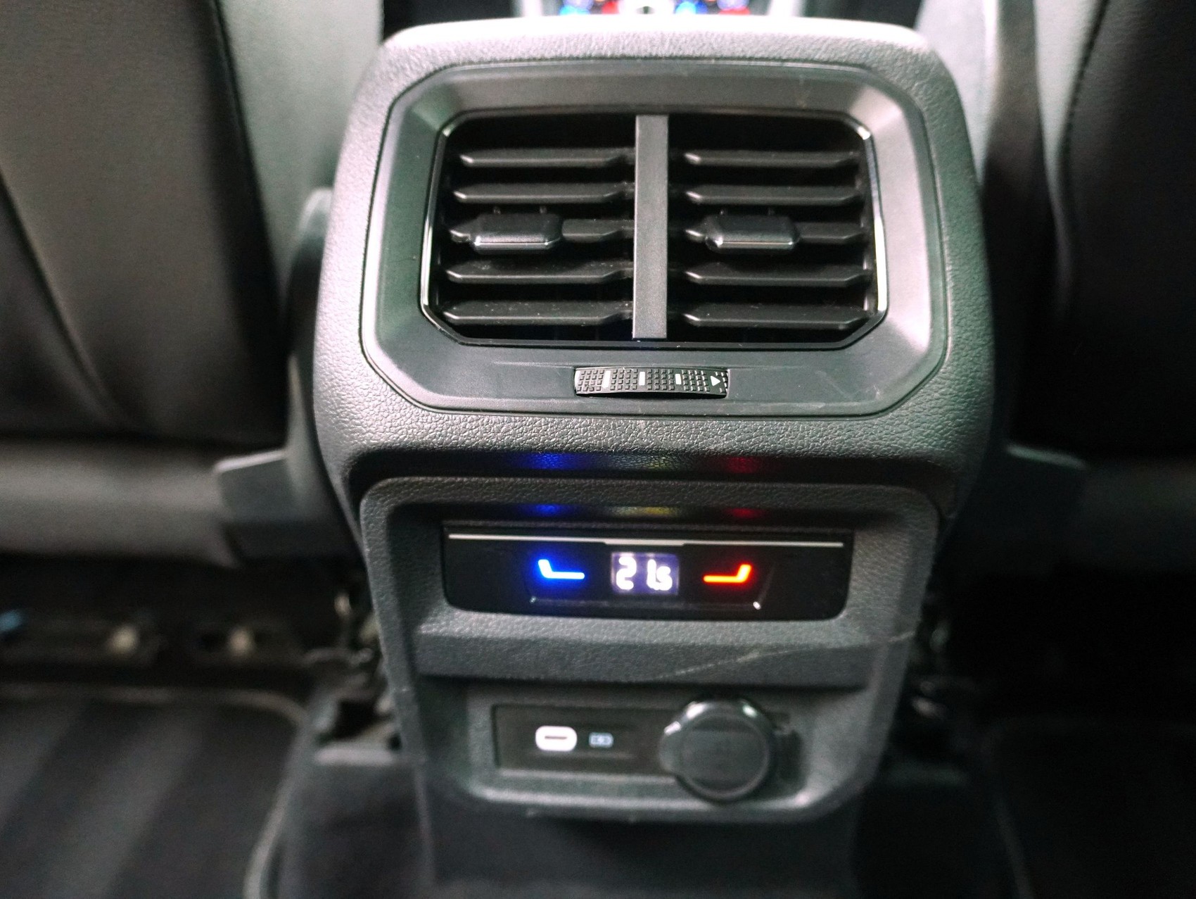 VW Tiguan Allspace 2.0 TSI DSG R-Line Black Style 4Motion-image-11