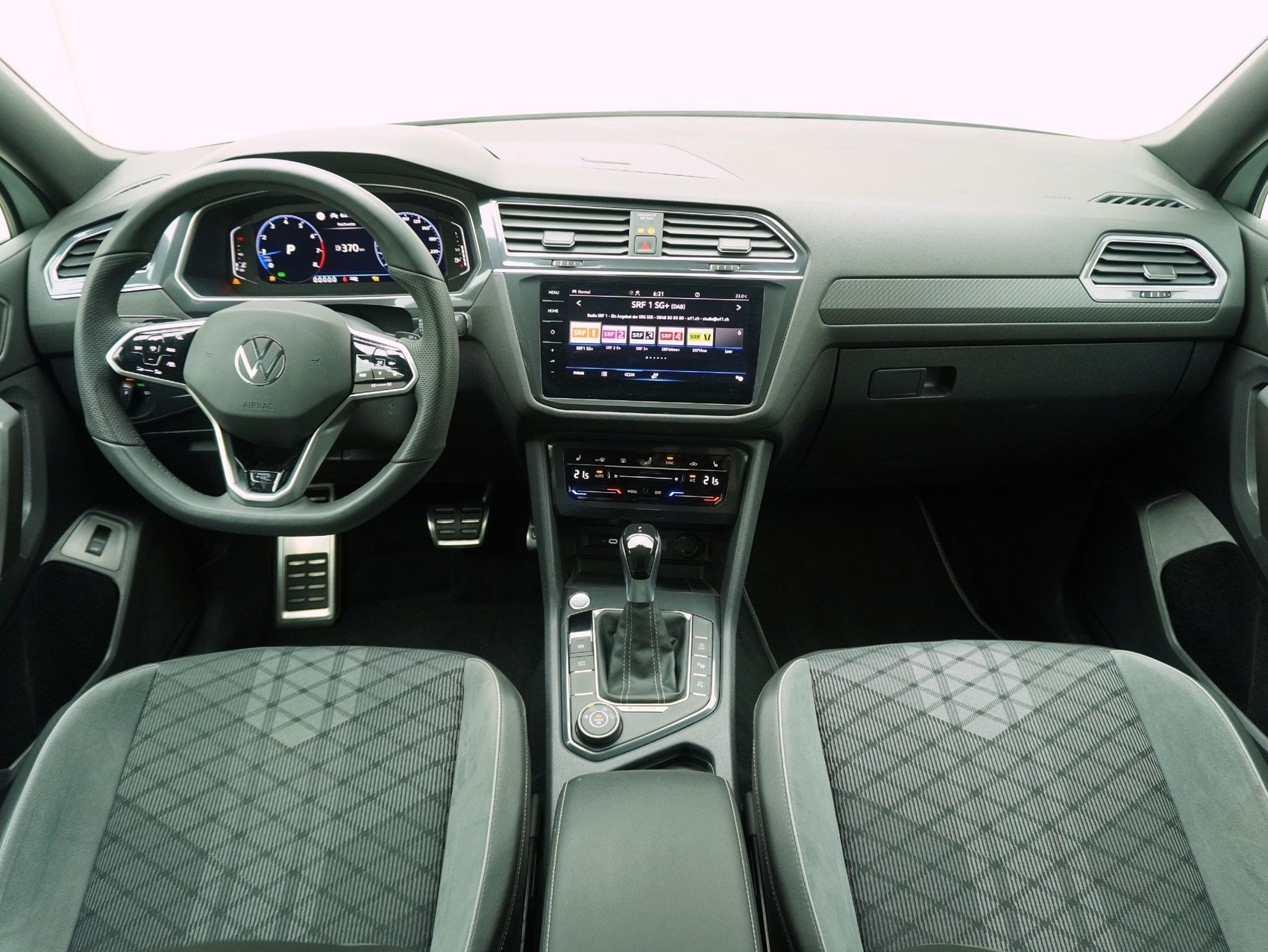 VW Tiguan Allspace 2.0 TSI DSG R-Line Black Style 4Motion-image-15