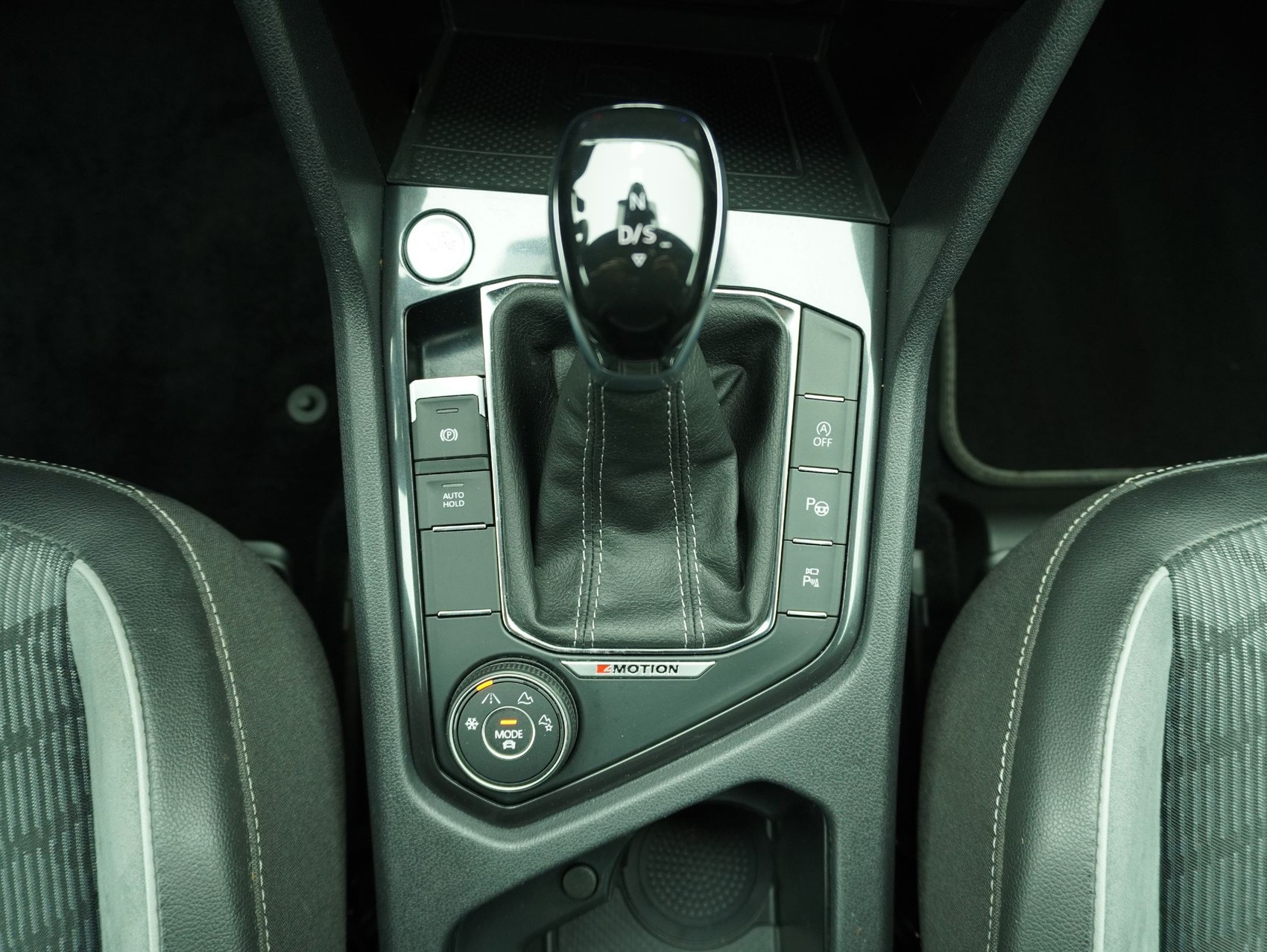 VW Tiguan Allspace 2.0 TSI DSG R-Line Black Style 4Motion-image-16