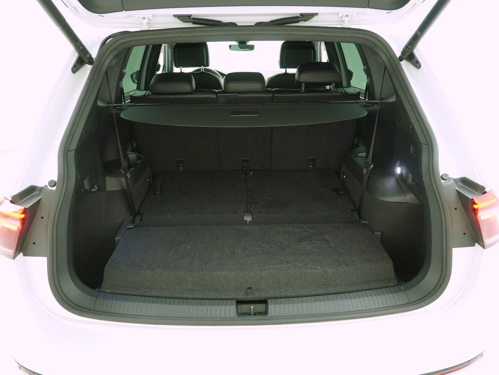 VW Tiguan Allspace 2.0 TSI DSG R-Line Black Style 4Motion-image-14