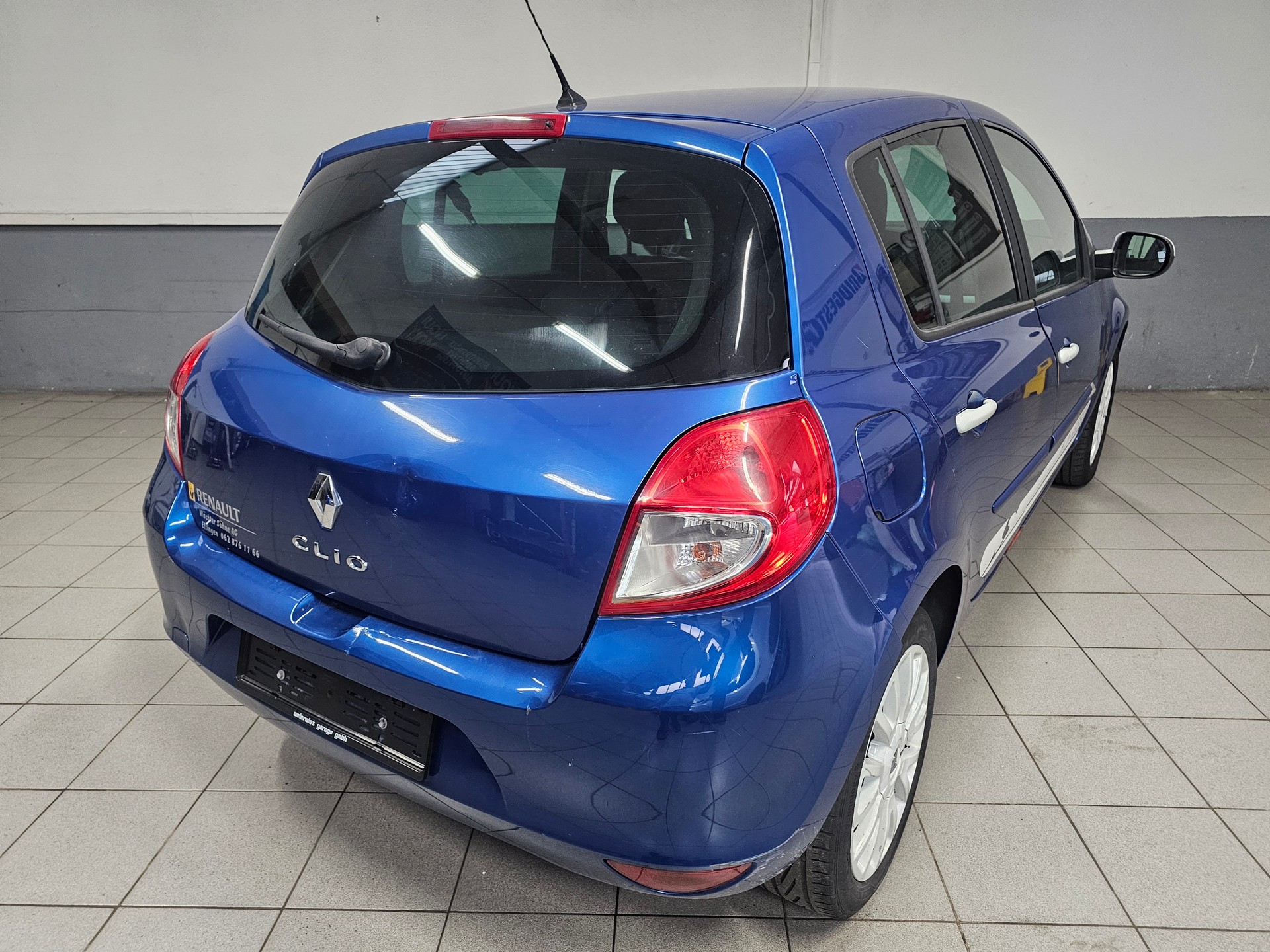 RENAULT Clio 1.2 16V Turbo 20th Edition-image-6