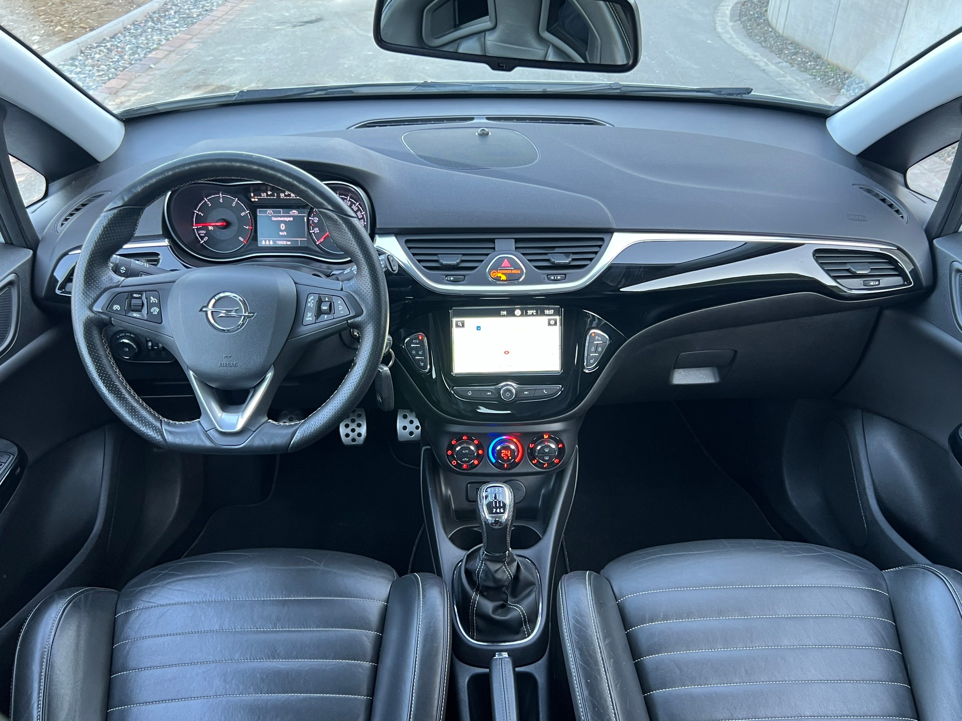 OPEL Corsa 1.4 Turbo GSi 150 PS * LEDER * Recaro Sportsitze *-image-8