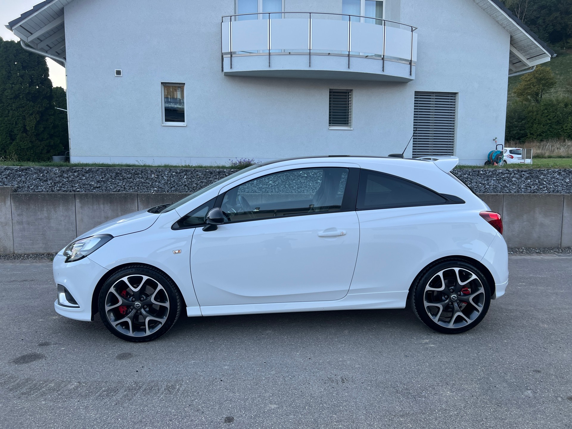 OPEL Corsa 1.4 Turbo GSi 150 PS * LEDER * Recaro Sportsitze *-image-0