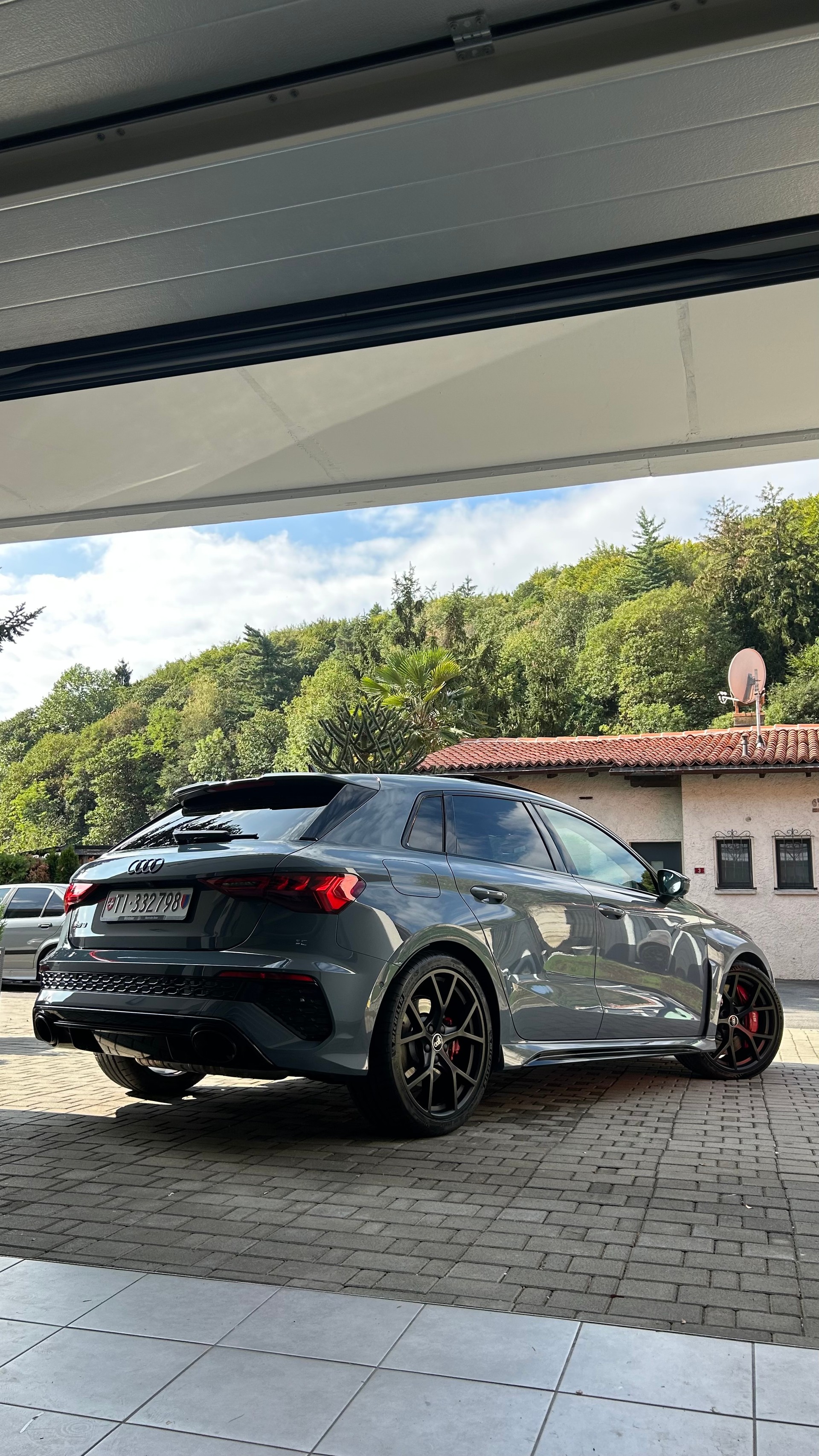AUDI 2.5 TFSI quattro S-Tronic-image-3