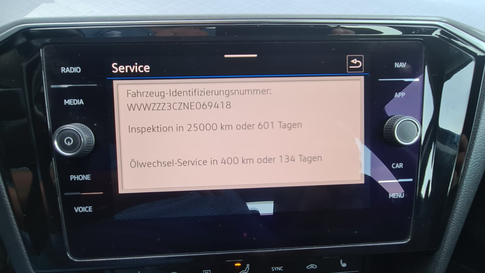 VW Passat 2.0 TDI BMT Business DSG ** Gr-Navi **RF-Kamera ** Sitzheizung ** PDC ** Frisch Ab MFK & Service **-image-12