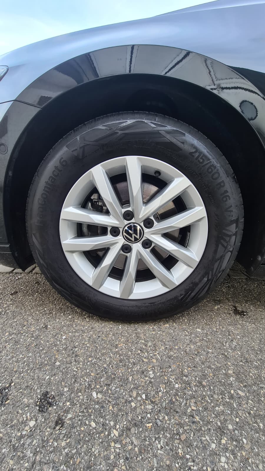 VW Passat 2.0 TDI BMT Business DSG ** Gr-Navi **RF-Kamera ** Sitzheizung ** PDC ** Frisch Ab MFK & Service **-image-19