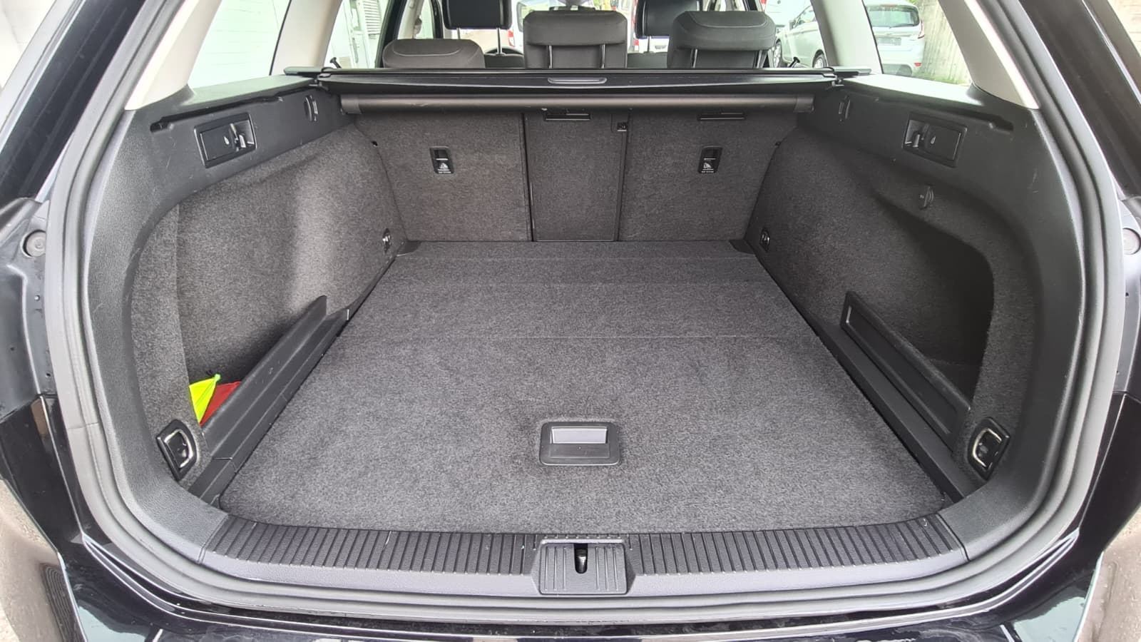 VW Passat 2.0 TDI BMT Business DSG ** Gr-Navi **RF-Kamera ** Sitzheizung ** PDC ** Frisch Ab MFK & Service **-image-9
