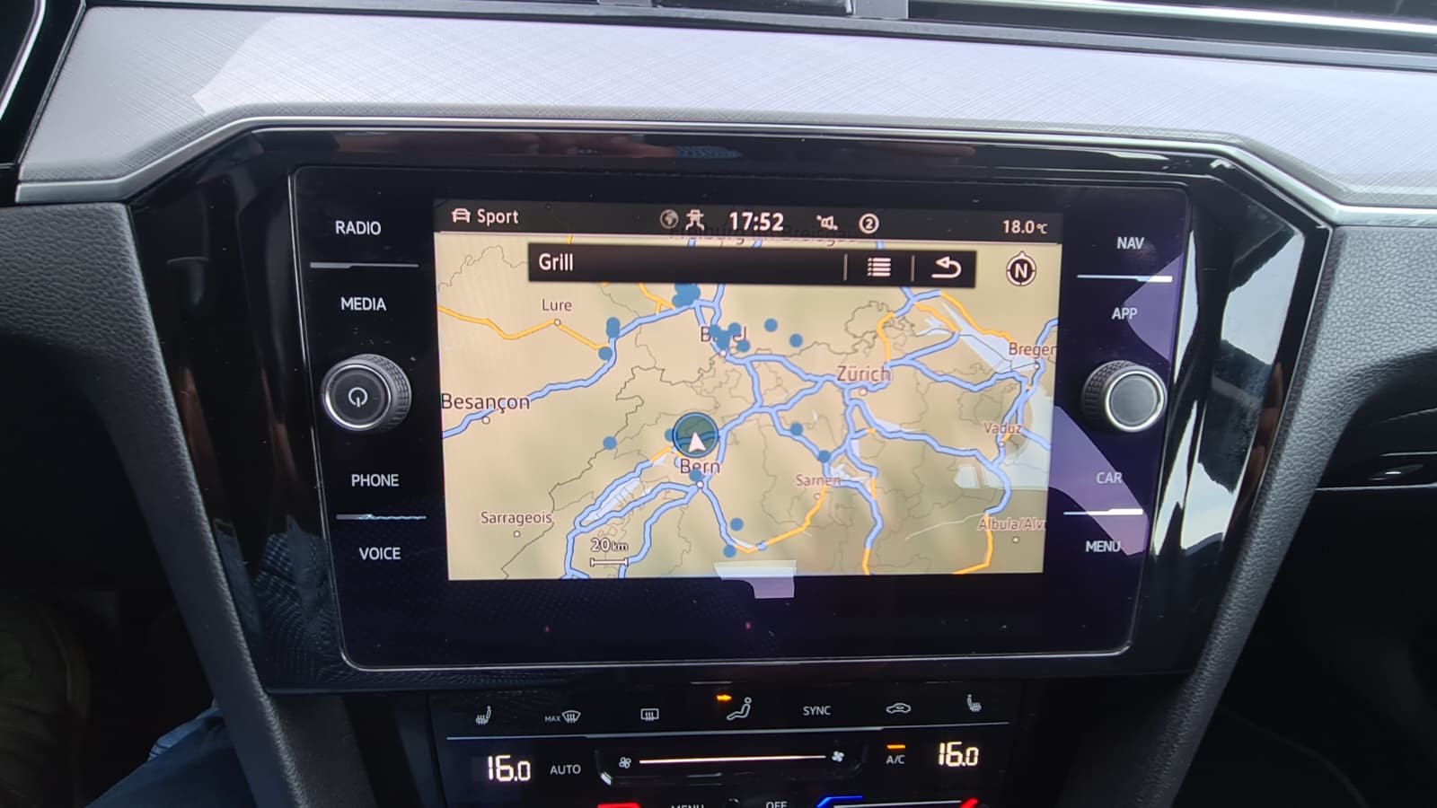VW Passat 2.0 TDI BMT Business DSG ** Gr-Navi **RF-Kamera ** Sitzheizung ** PDC ** Frisch Ab MFK & Service **-image-13