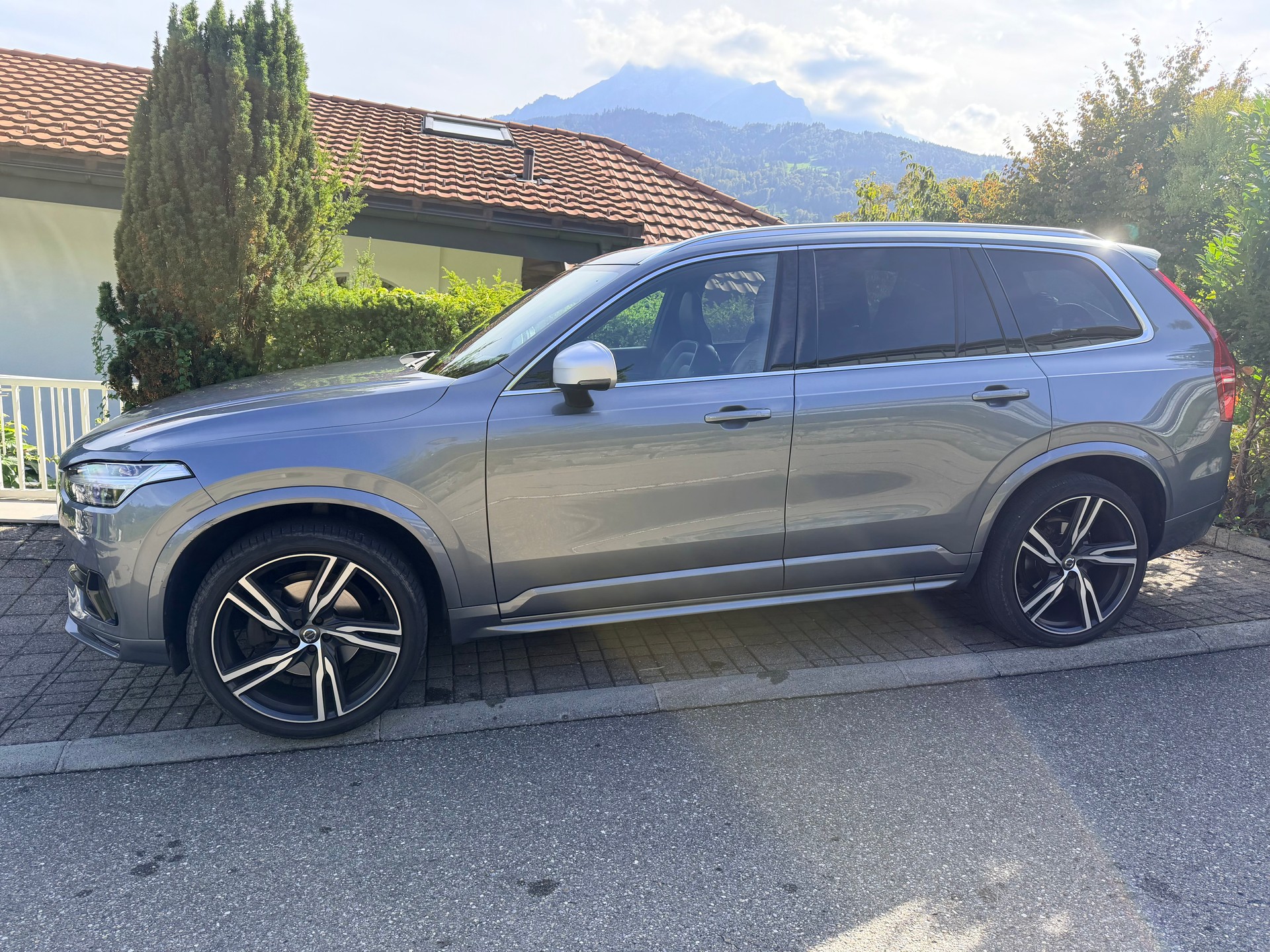 VOLVO 2.0 D5 R-Design 7P. AWD-image-0