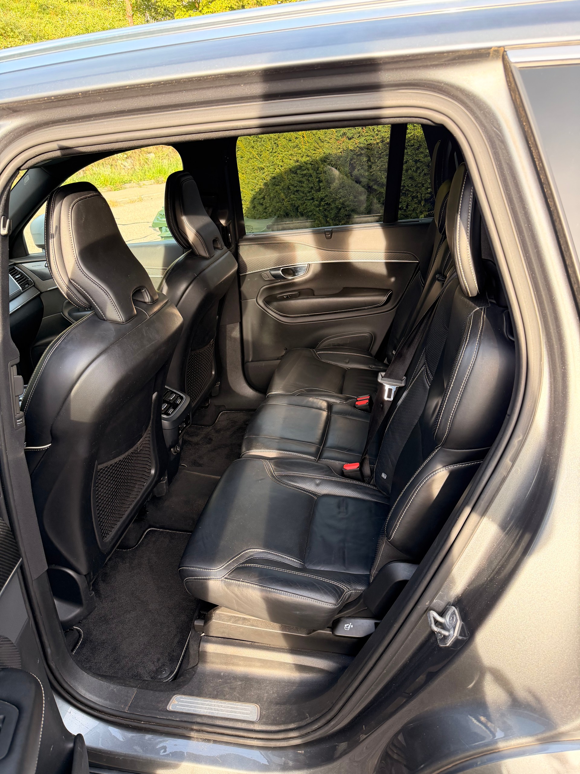 VOLVO 2.0 D5 R-Design 7P. AWD-image-3
