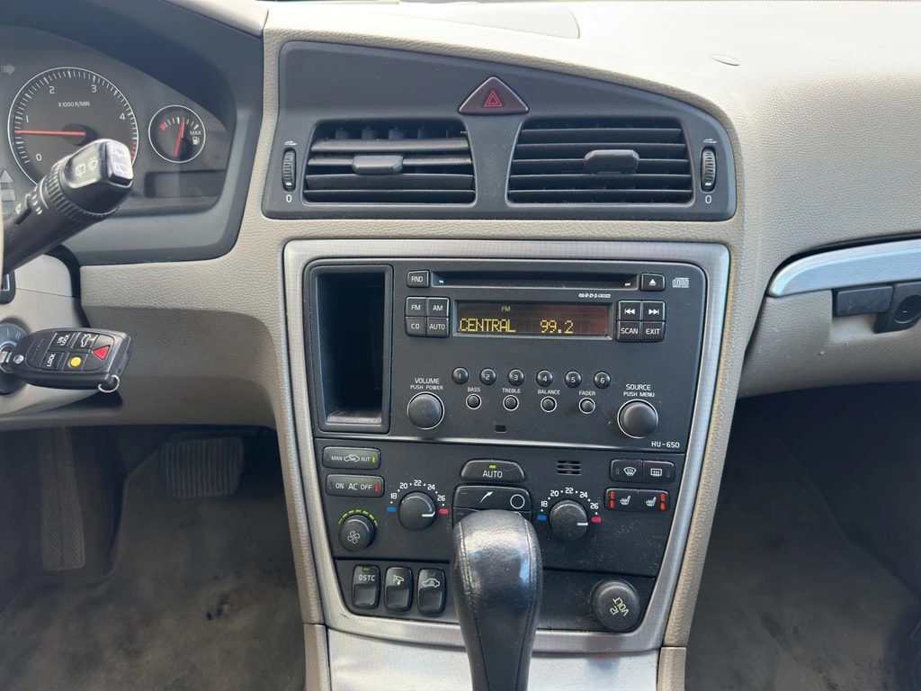 VOLVO V70 D5 Momentum-image-12