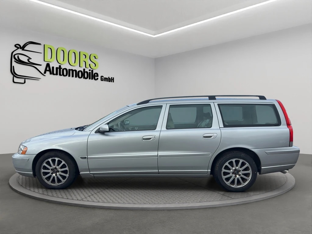 VOLVO V70 D5 Momentum-image-7