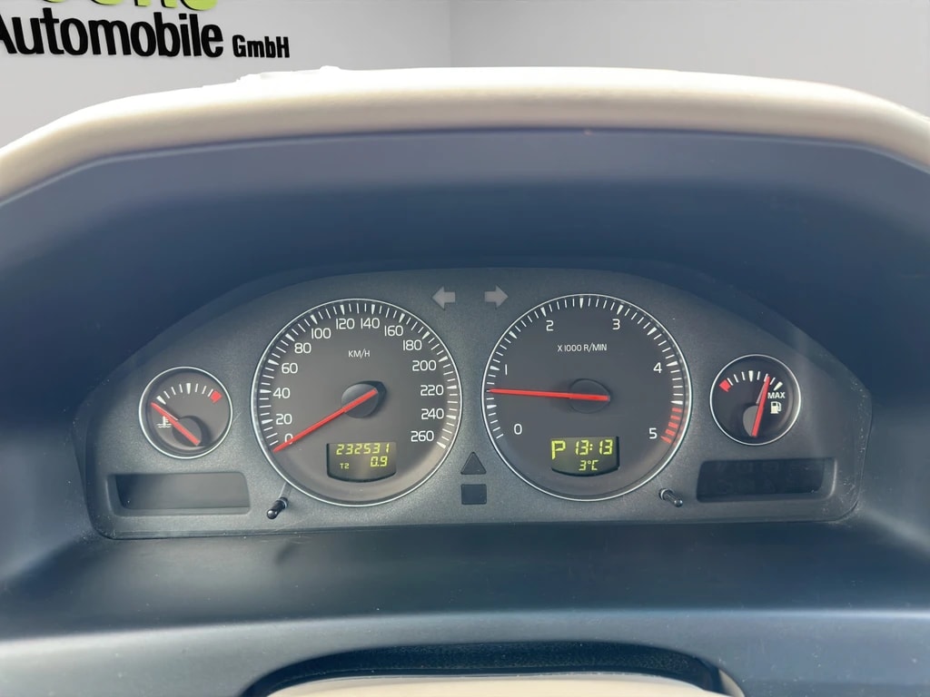 VOLVO V70 D5 Momentum-image-14