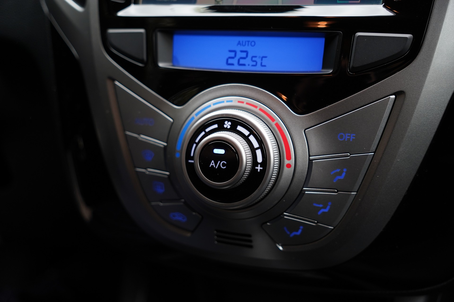 HYUNDAI iX20 1.6 Premium Automatic-image-26