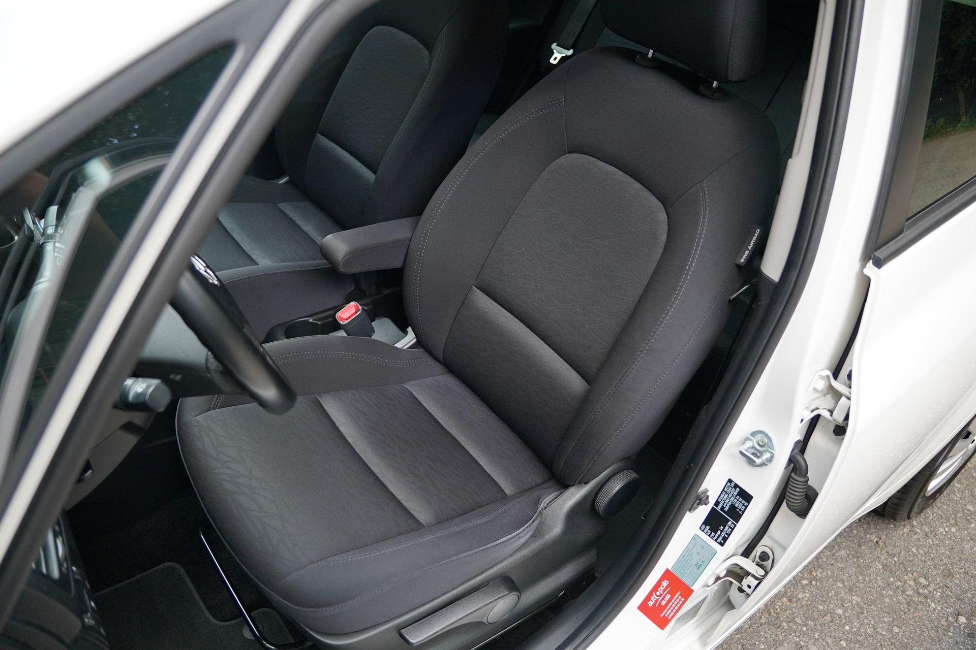 HYUNDAI iX20 1.6 Premium Automatic-image-16