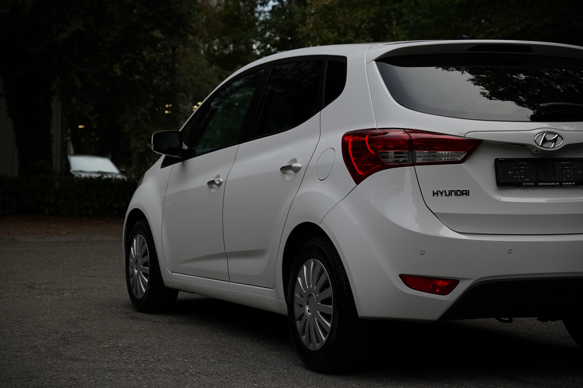 HYUNDAI iX20 1.6 Premium Automatic-image-9