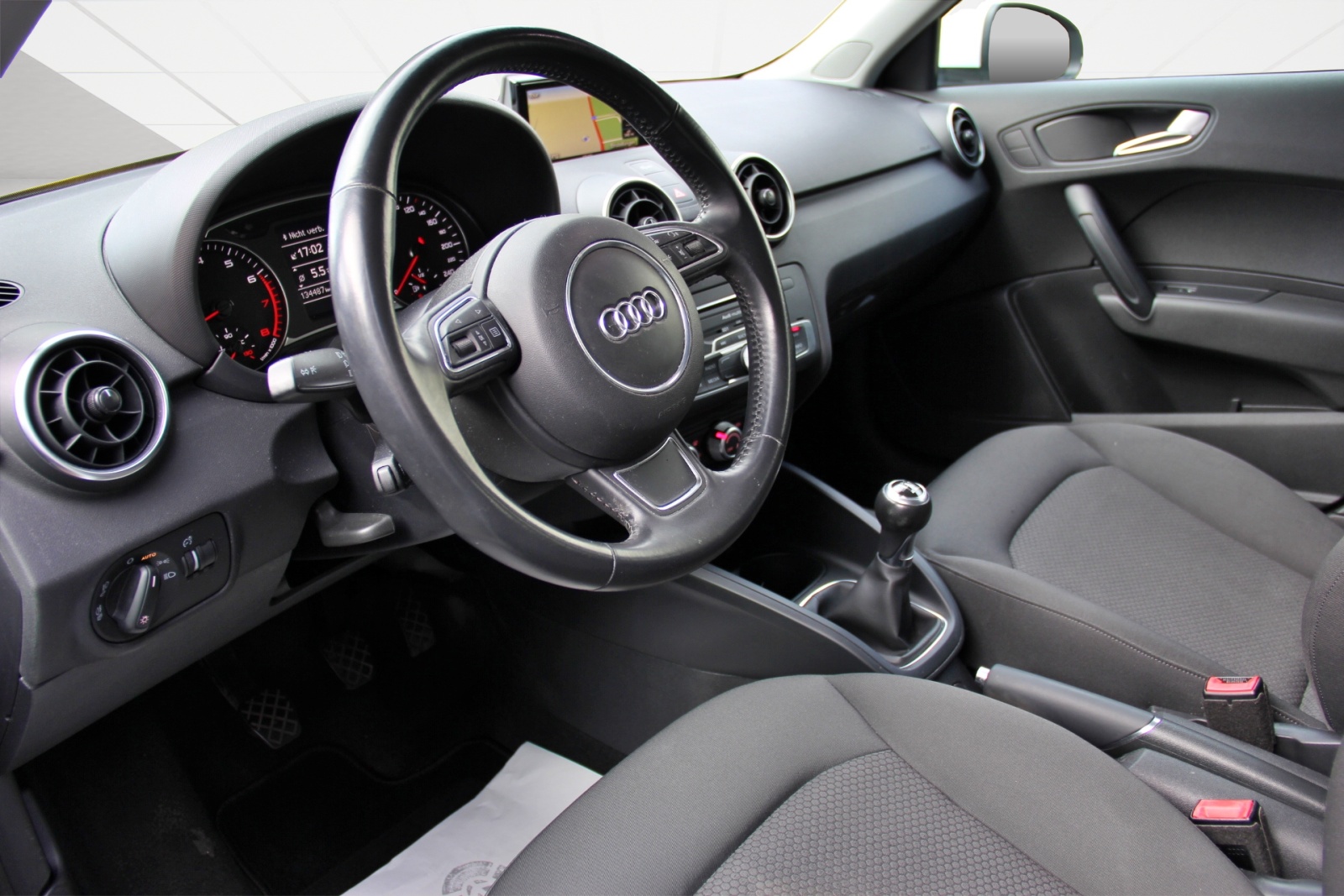 AUDI A1 Sportback 1.4 TFSI Sport S-LINE-image-8