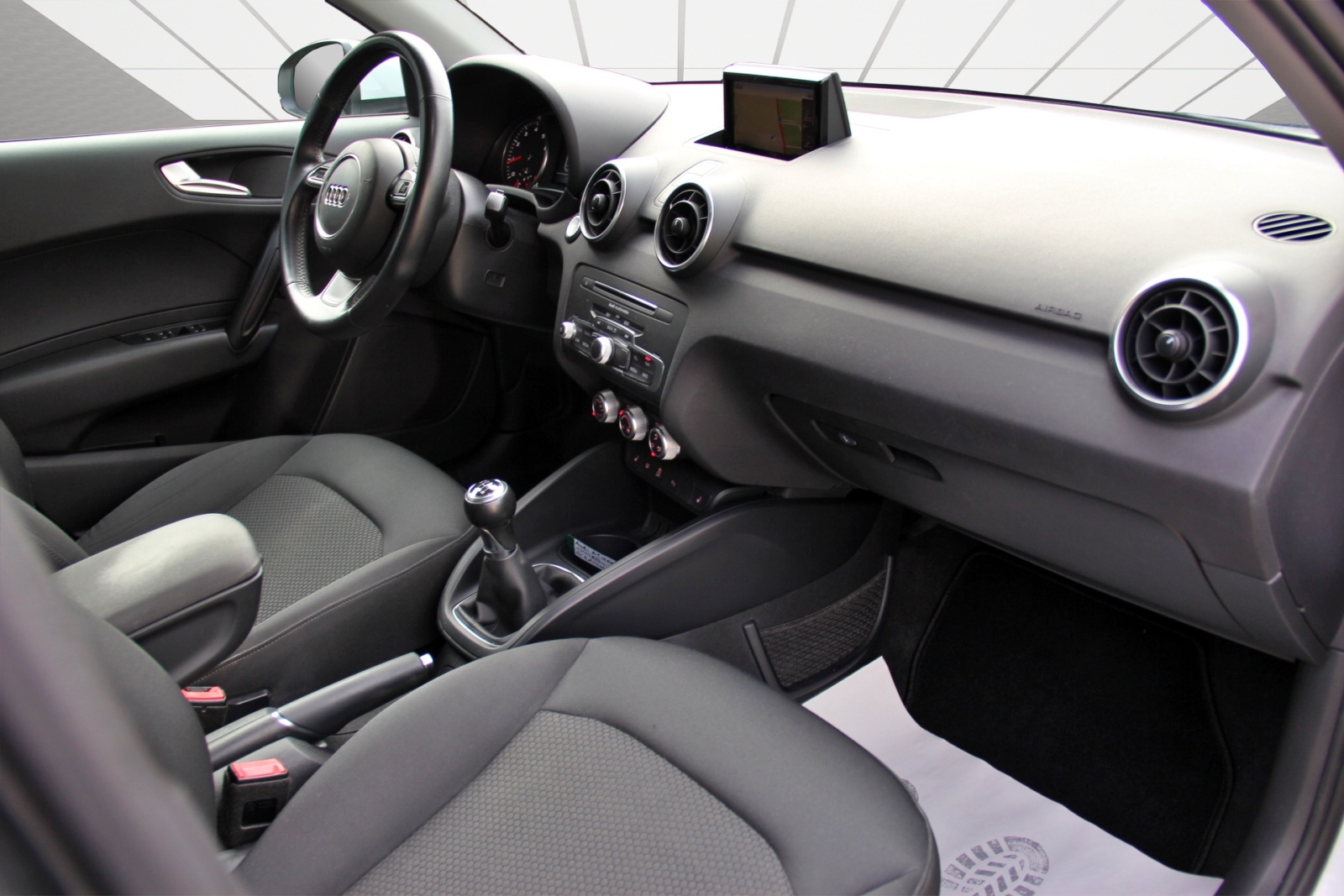 AUDI A1 Sportback 1.4 TFSI Sport S-LINE-image-12