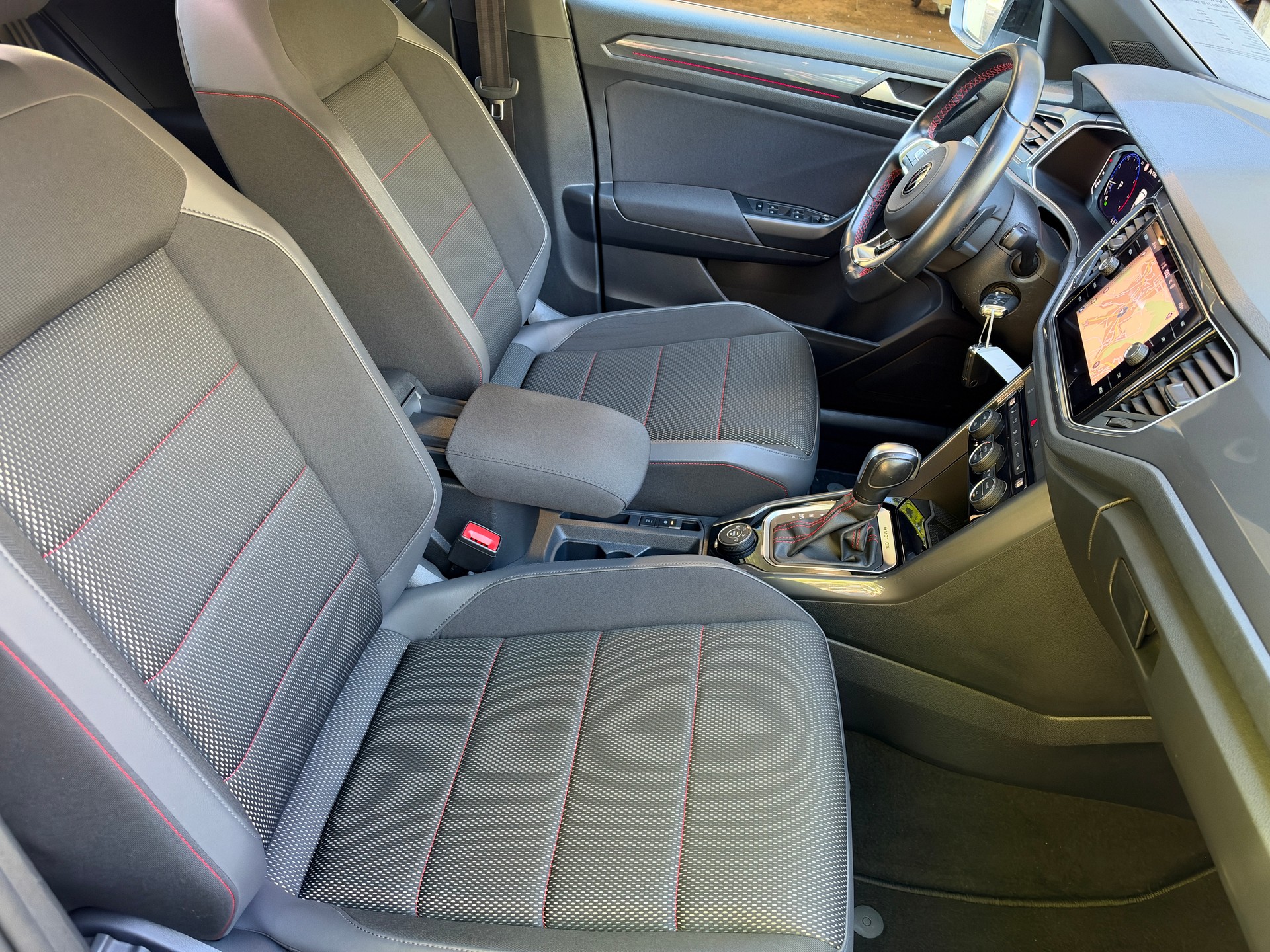 VW T-Roc 2.0 TSI Sport DSG 4Motion-image-11