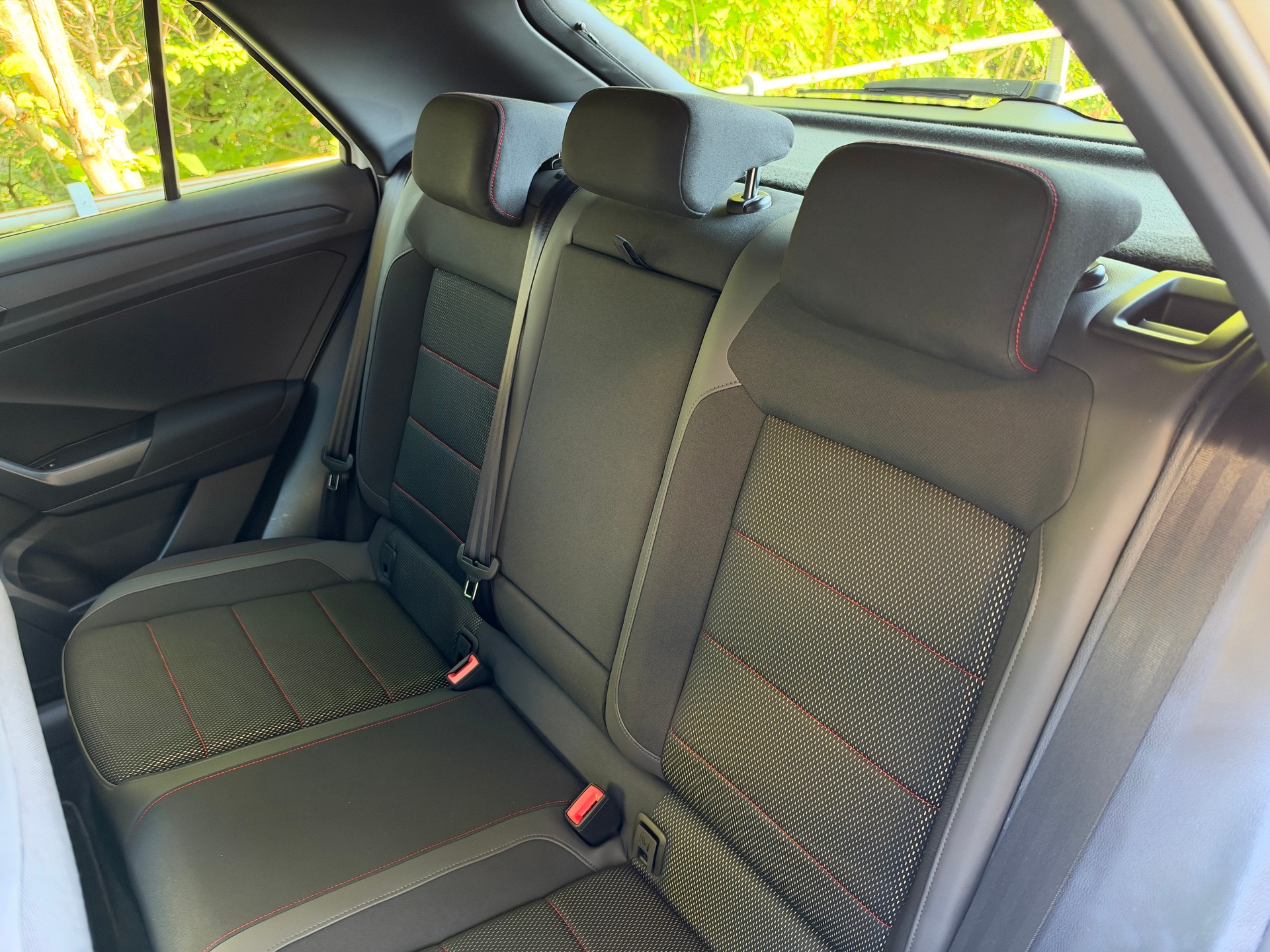 VW T-Roc 2.0 TSI Sport DSG 4Motion-image-10