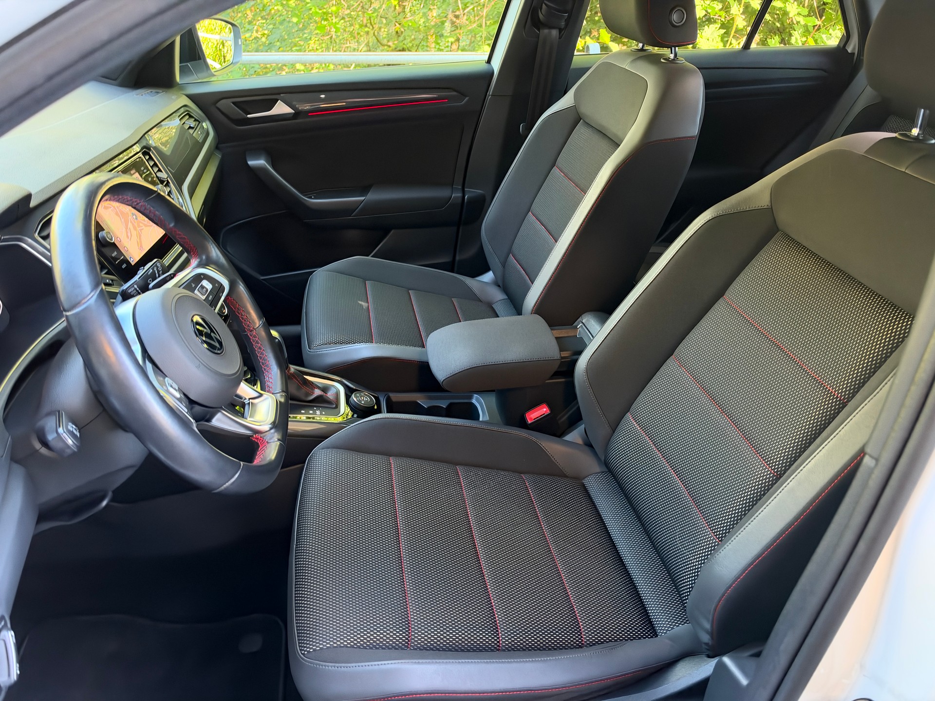 VW T-Roc 2.0 TSI Sport DSG 4Motion-image-9