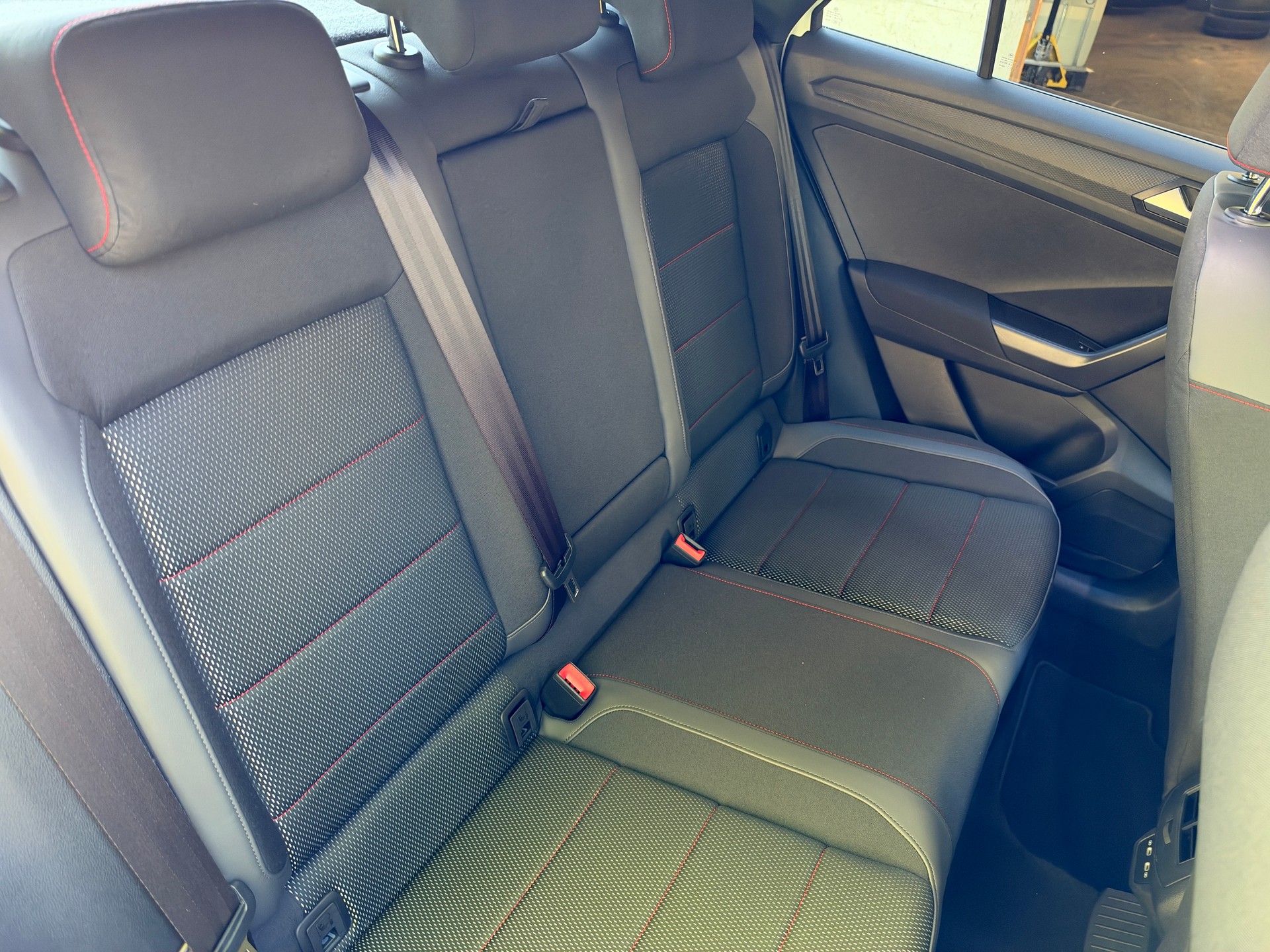 VW T-Roc 2.0 TSI Sport DSG 4Motion-image-12