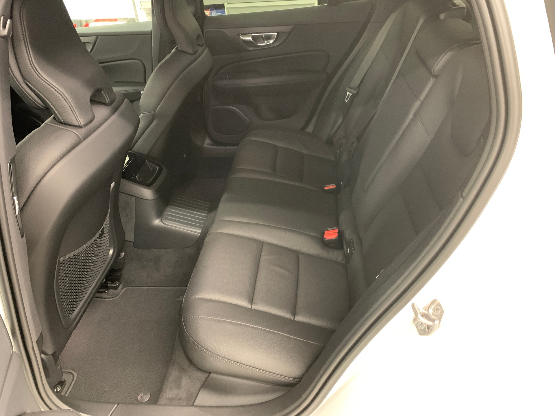 VOLVO V60 2.0 T6 TE Business eAWD-image-13