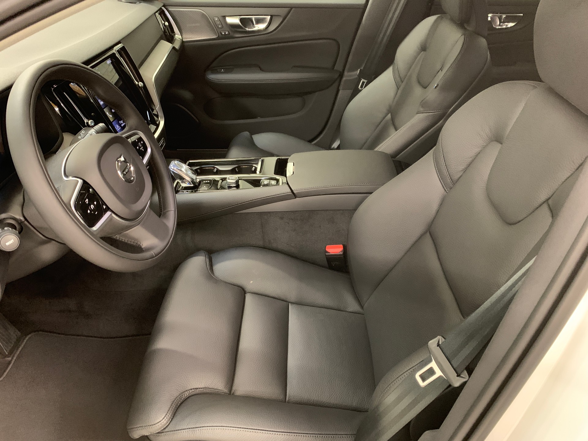 VOLVO V60 2.0 T6 TE Business eAWD-image-7