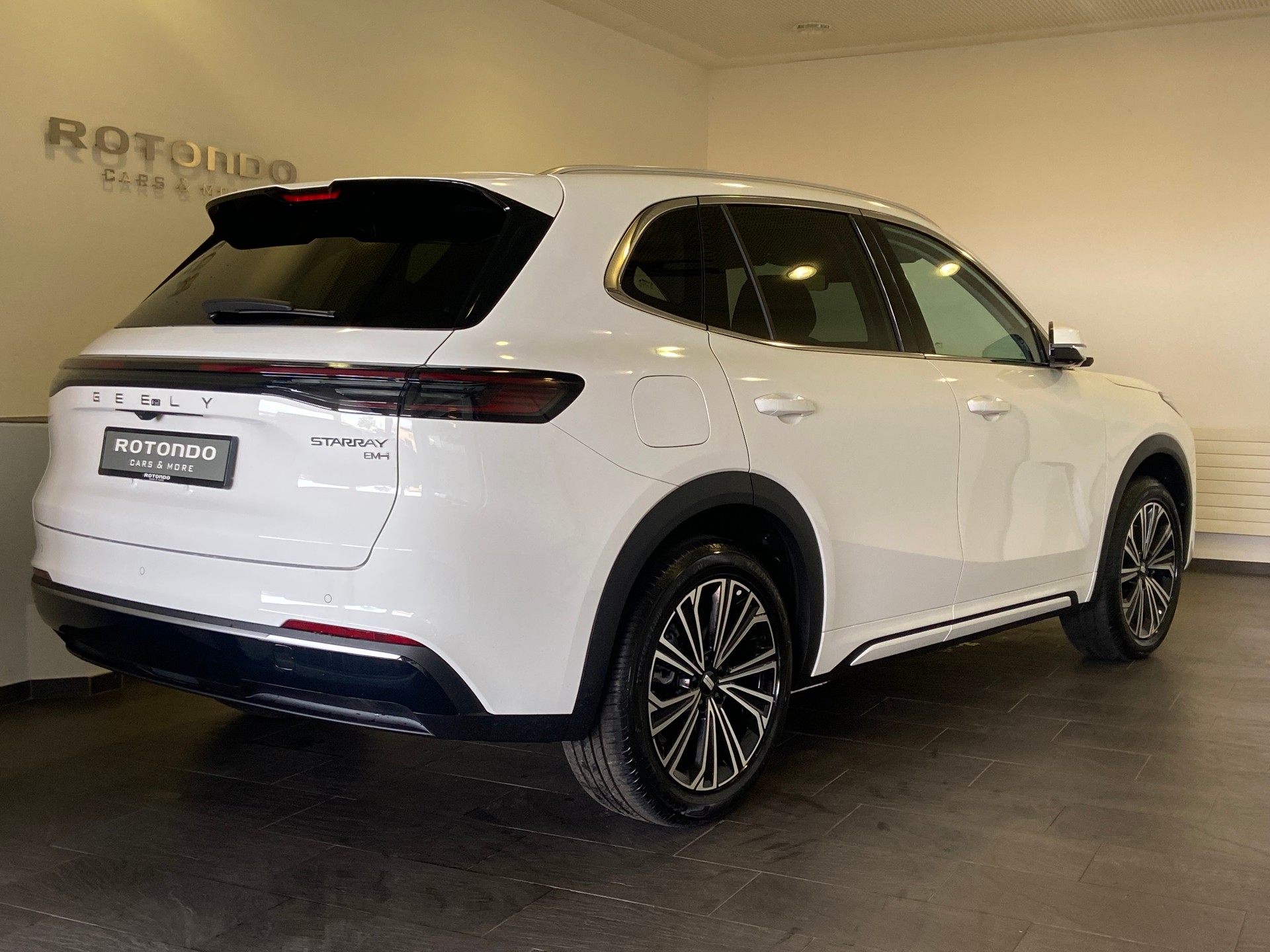 GEELY Starray MAX+ PHEV-showroom-element-1