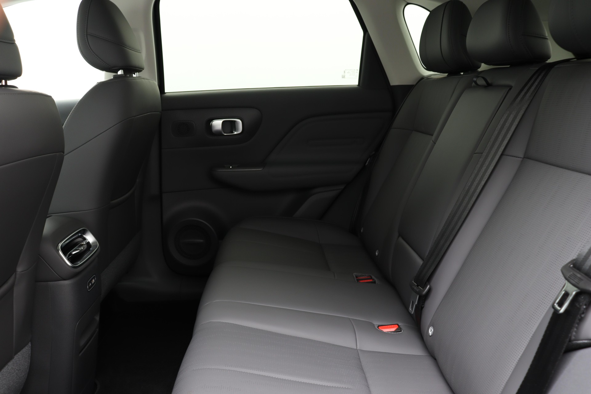 LEAPMOTOR B10 1.5 Hybrid EV-image-9