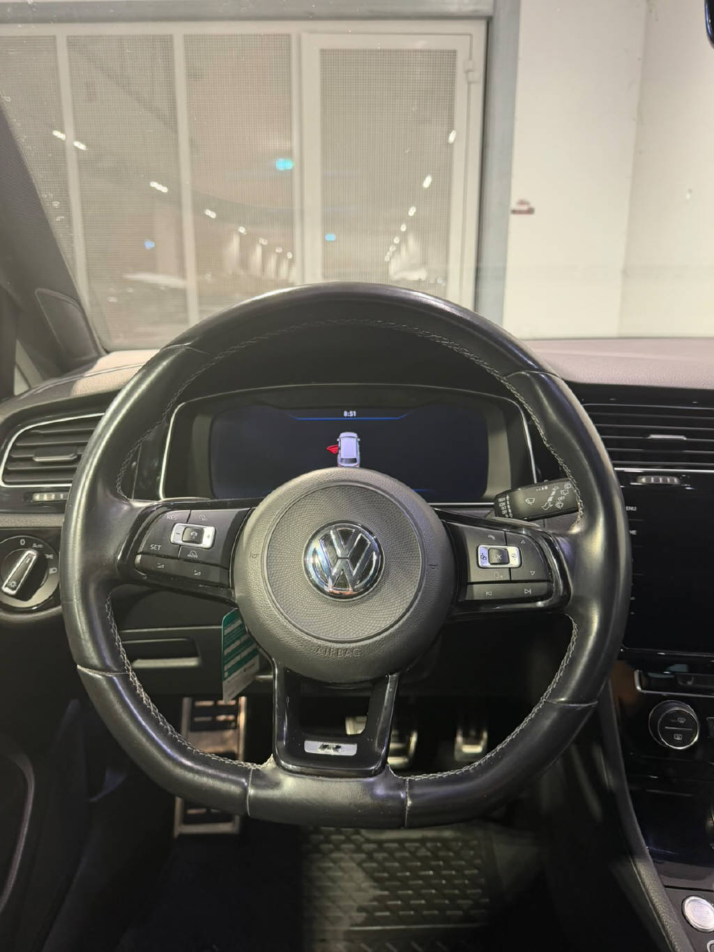 VW Golf VII Variant 2.0 TSI R 310 DSG 4moti-image-5